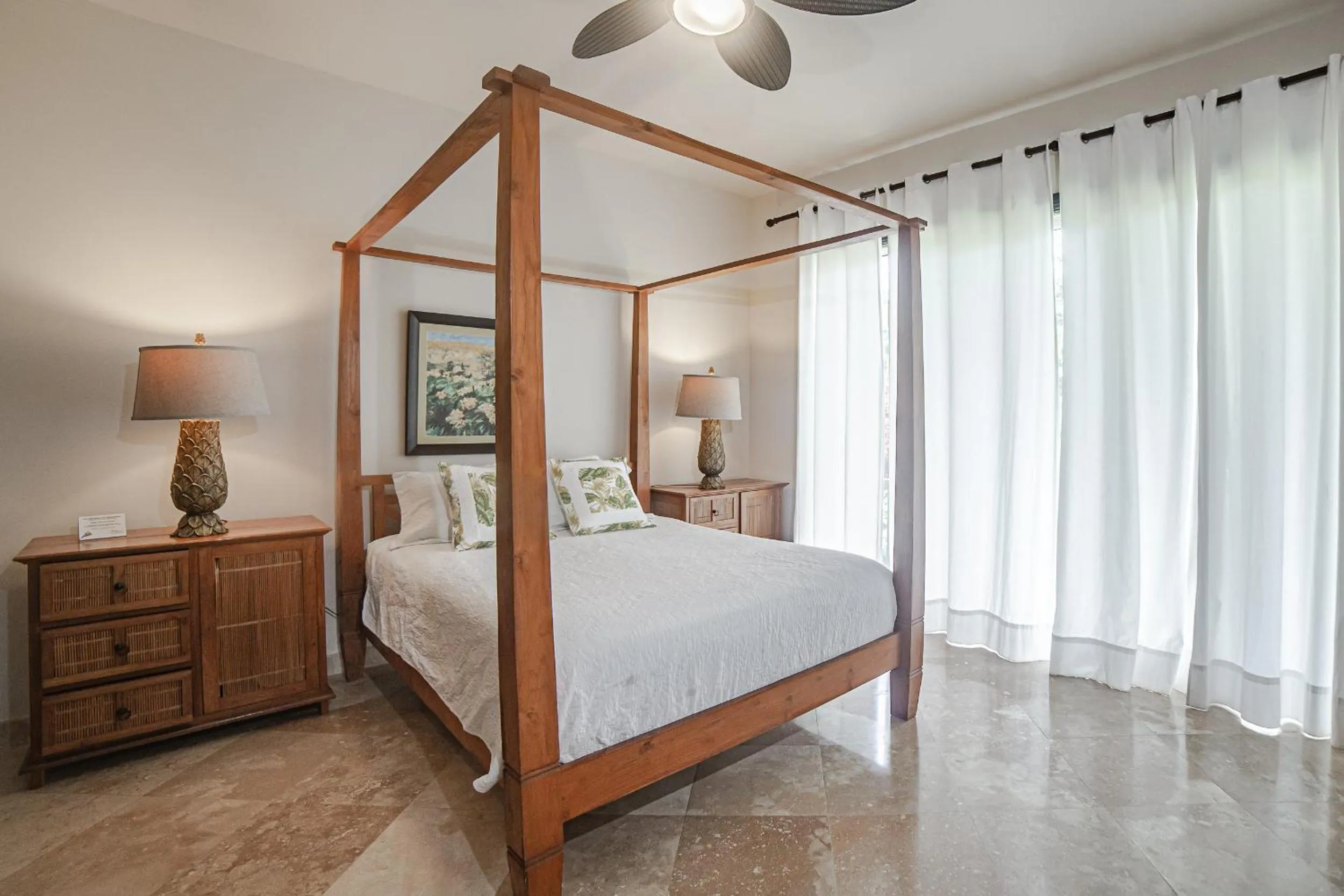 Bed in Red Frog Beach Island Resort