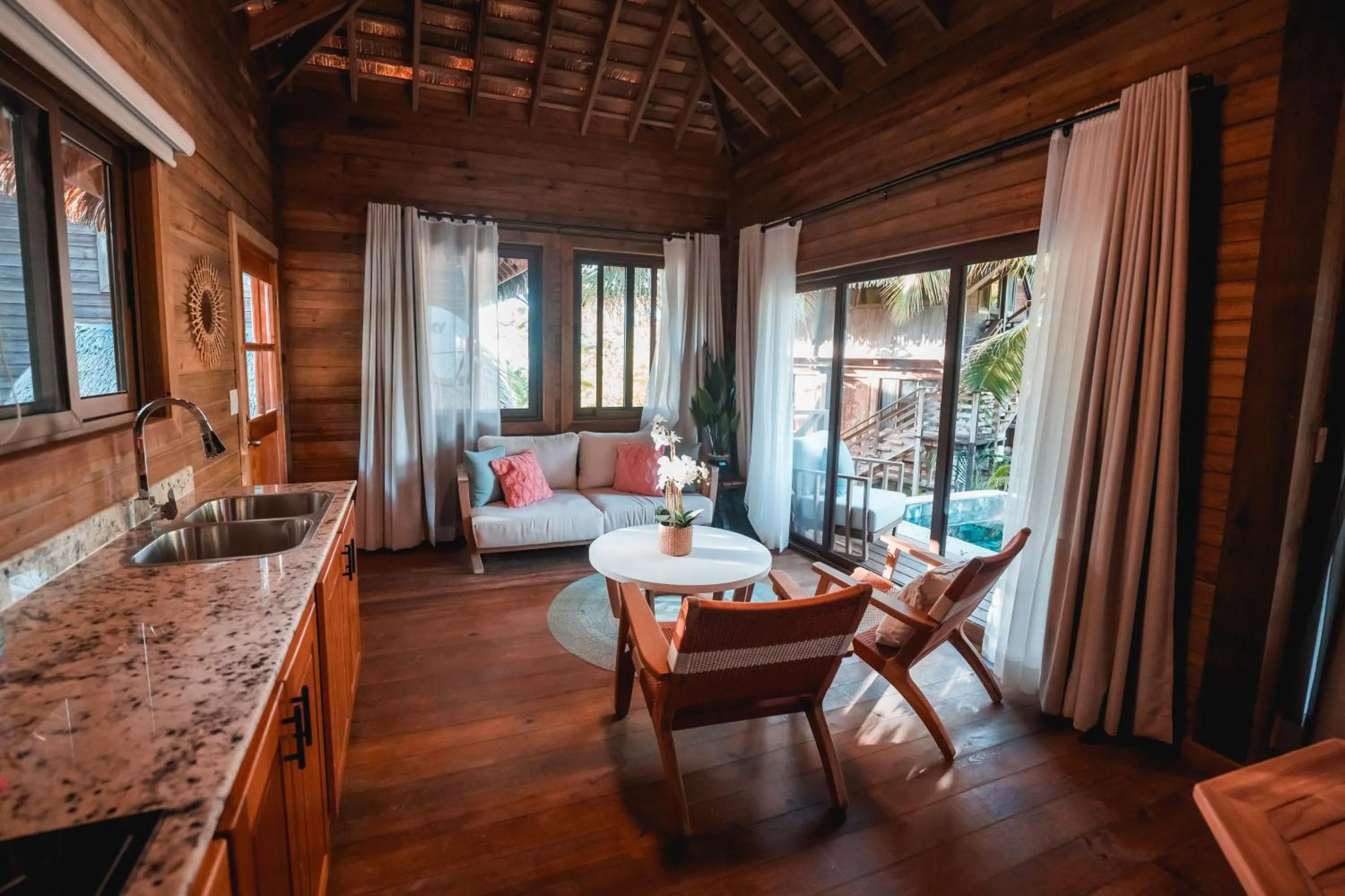 Red Frog Beach Island Resort