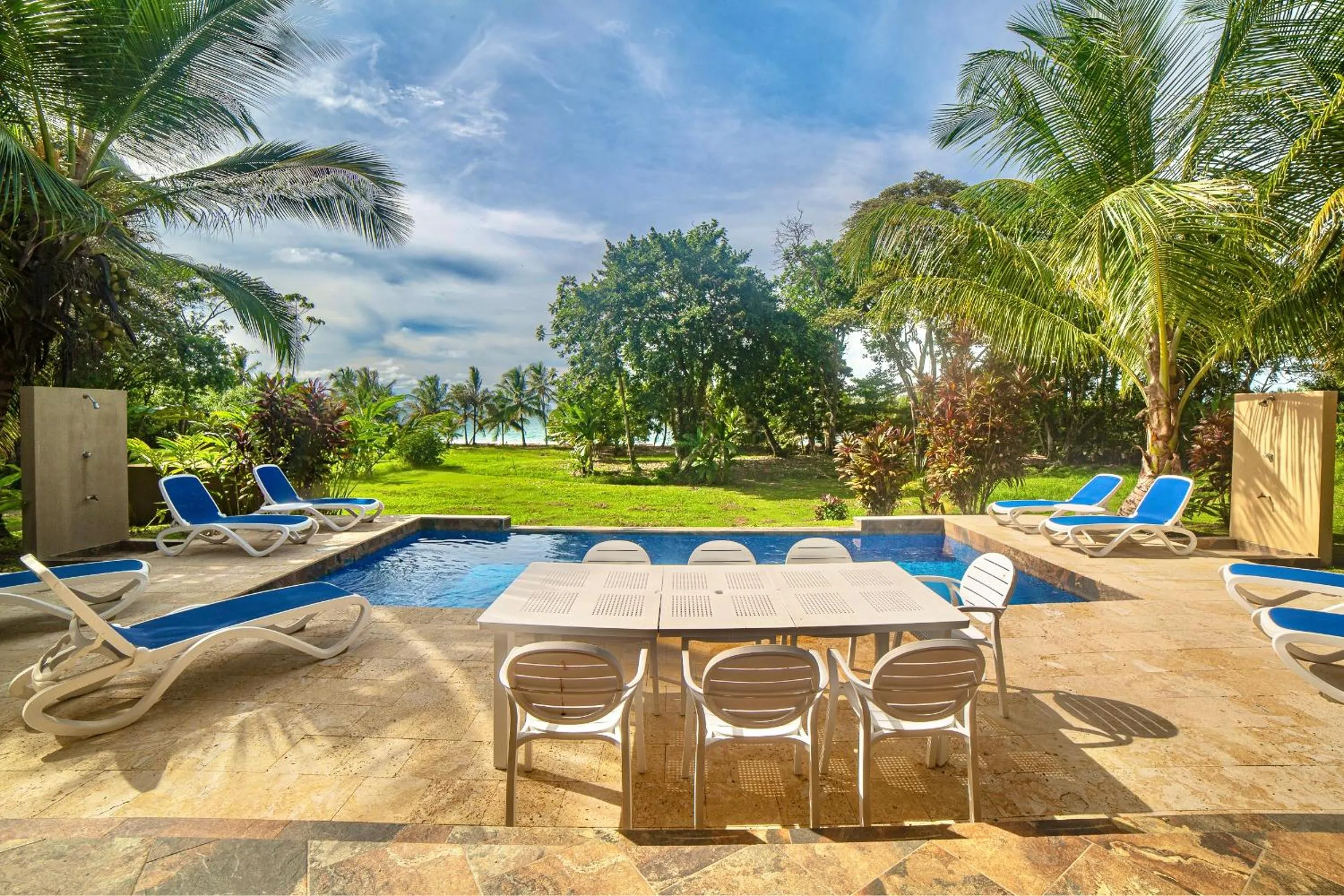 Red Frog Beach Island Resort