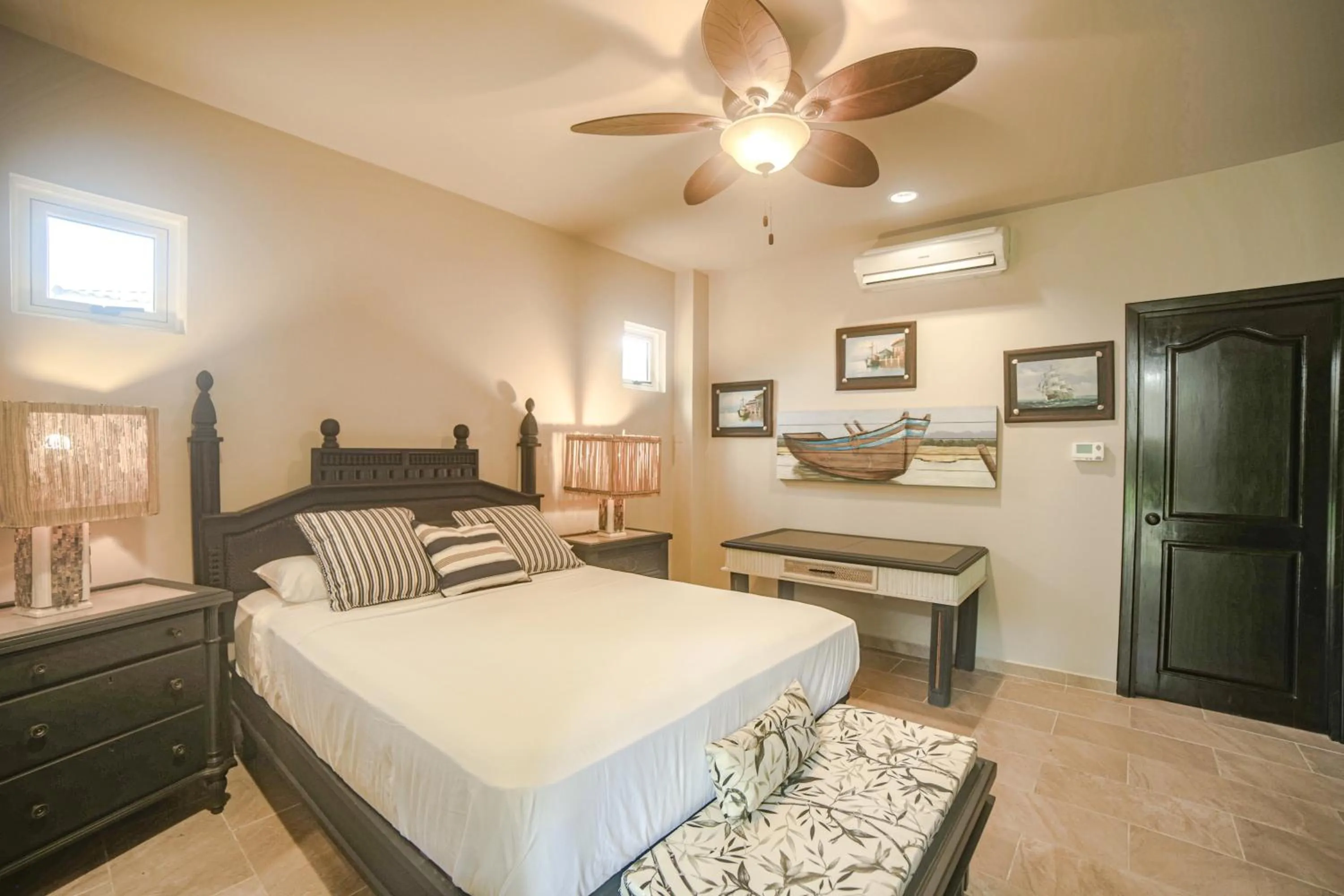 Bed in Red Frog Beach Island Resort