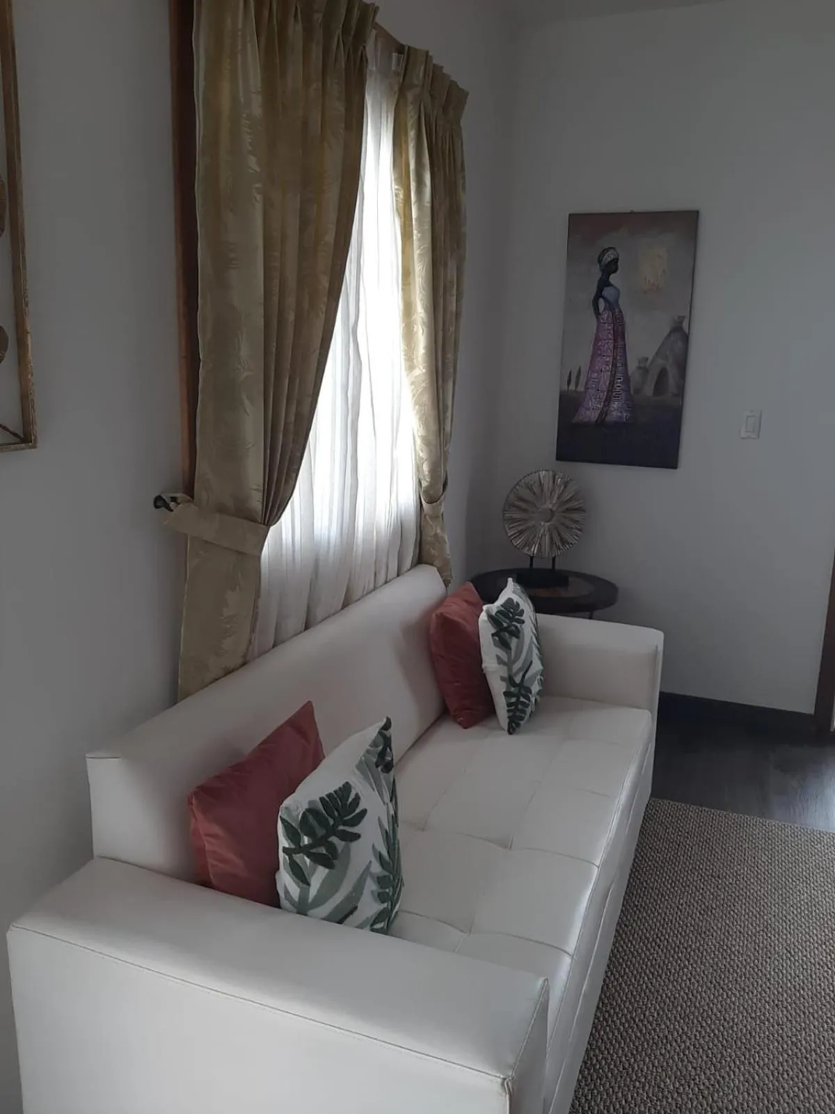 Seating area, Bed in Faro del Colibri