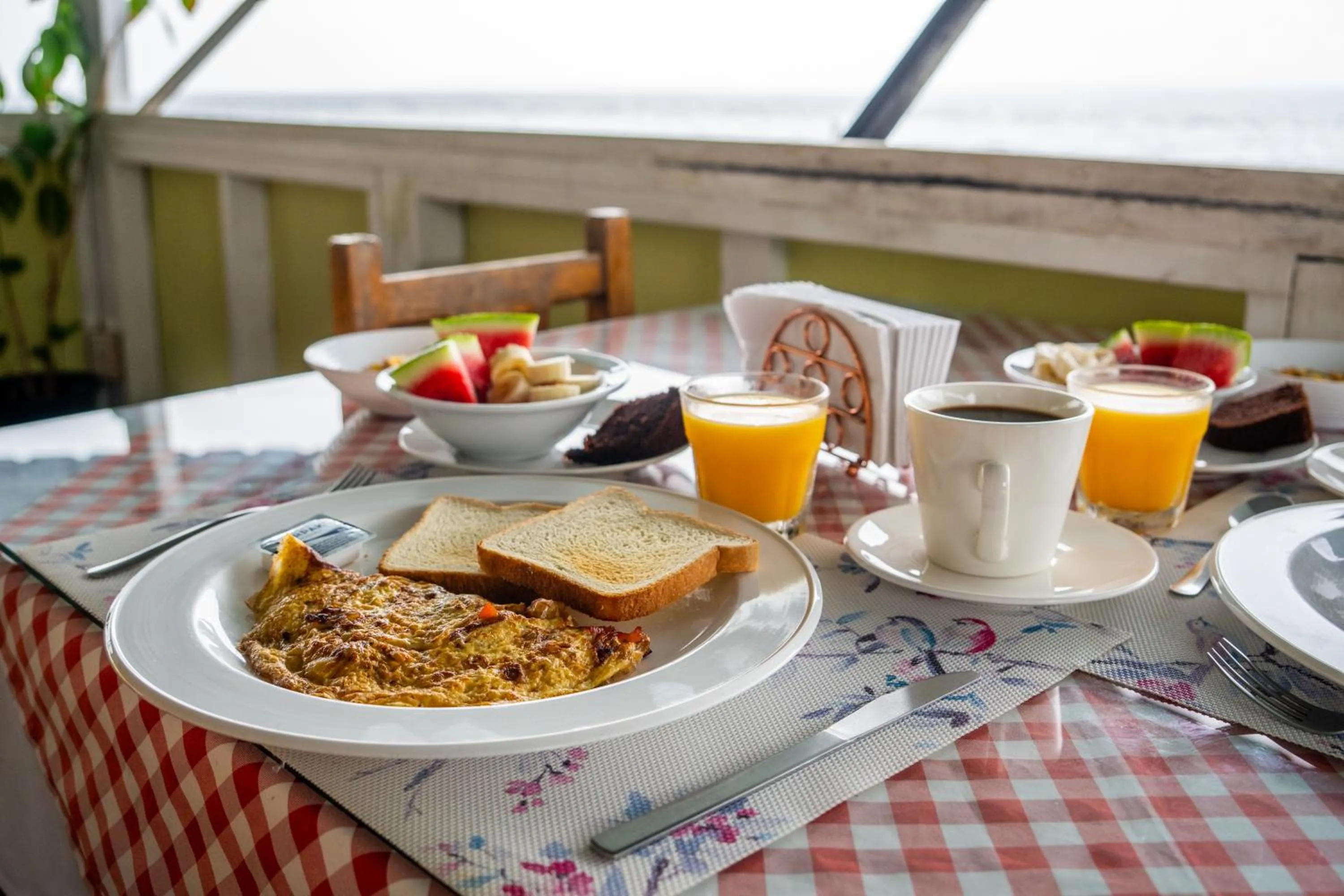 Breakfast in Faro del Colibri