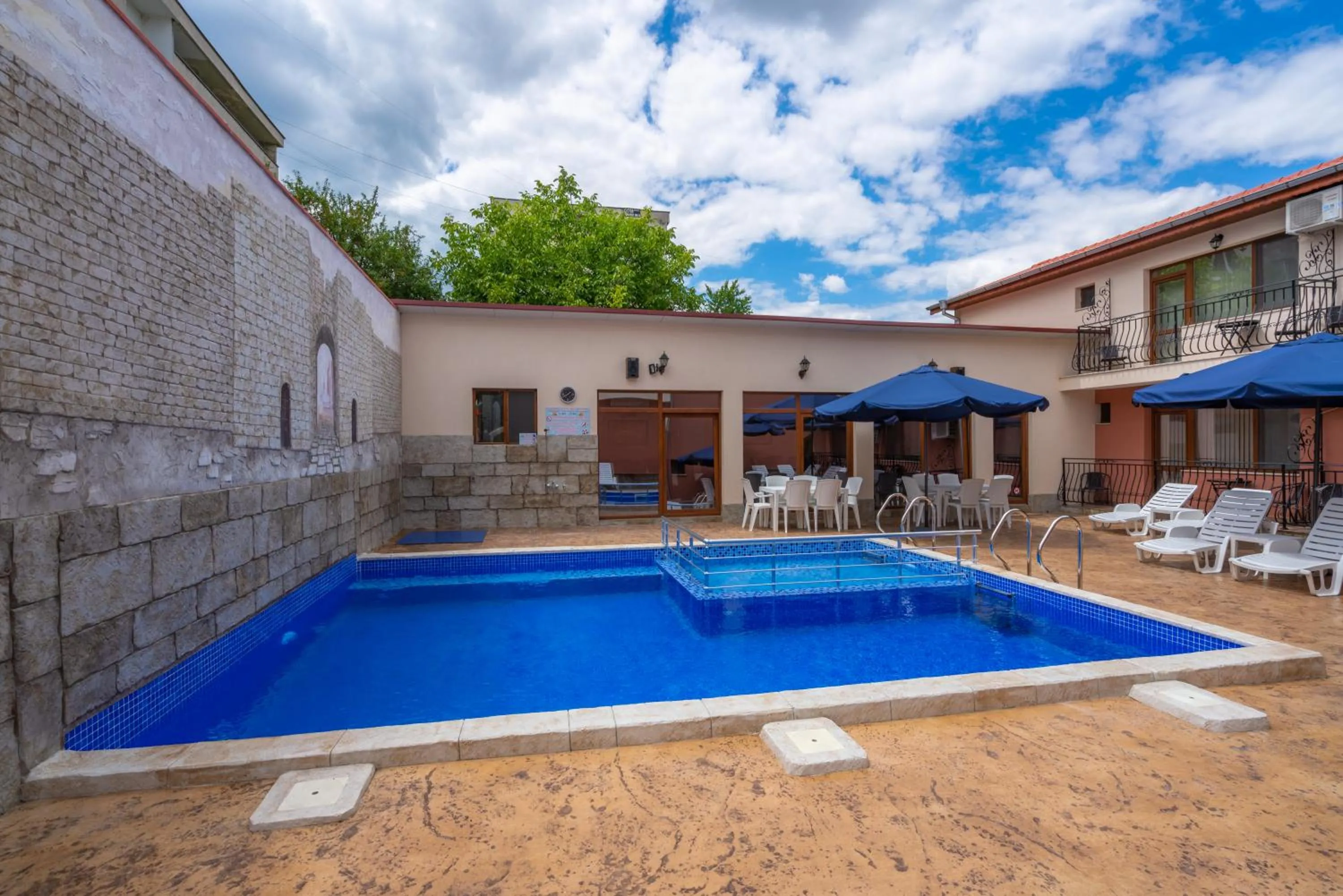 Swimming pool in Family Hotel Preslav