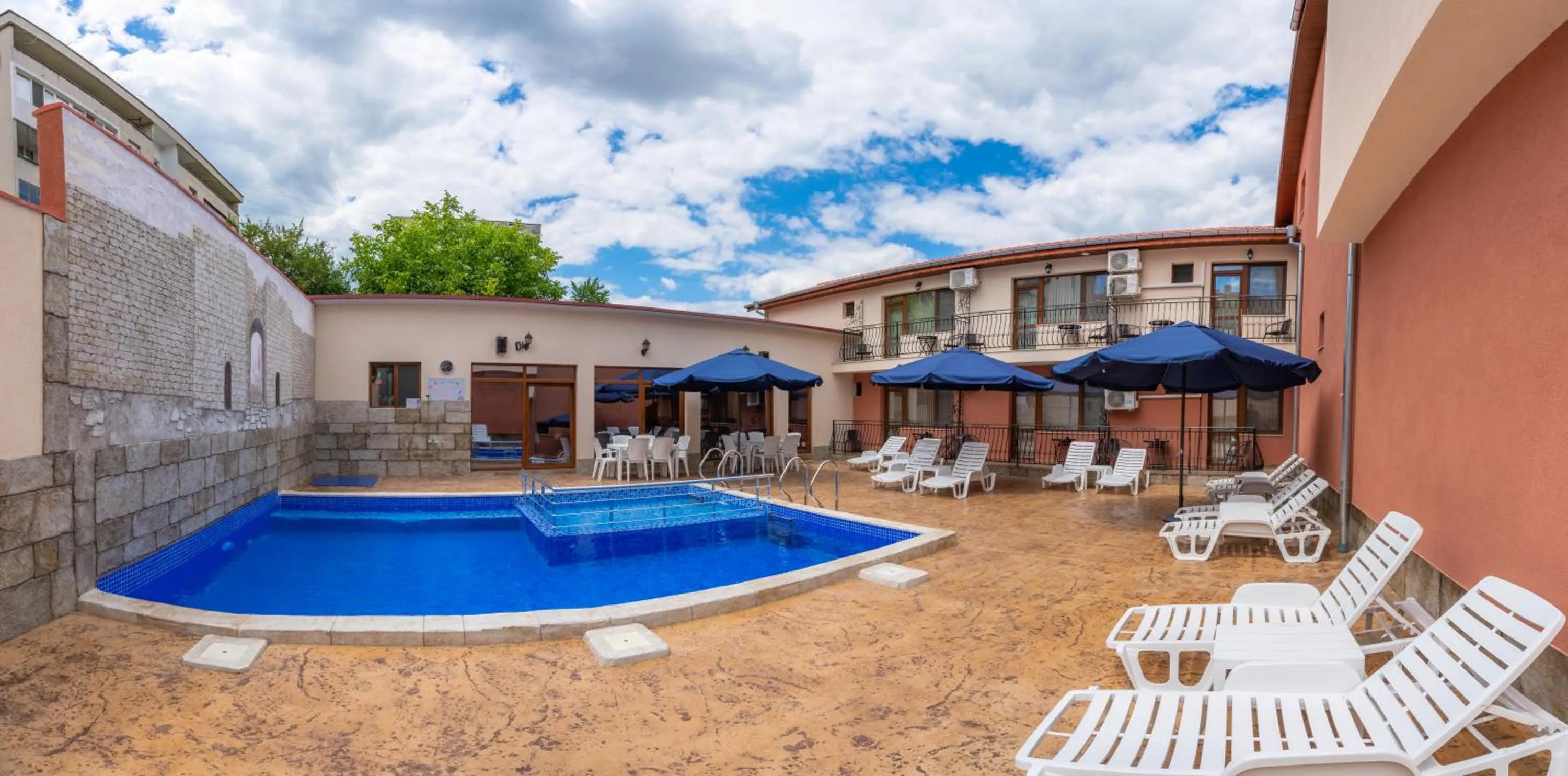 Swimming pool in Family Hotel Preslav