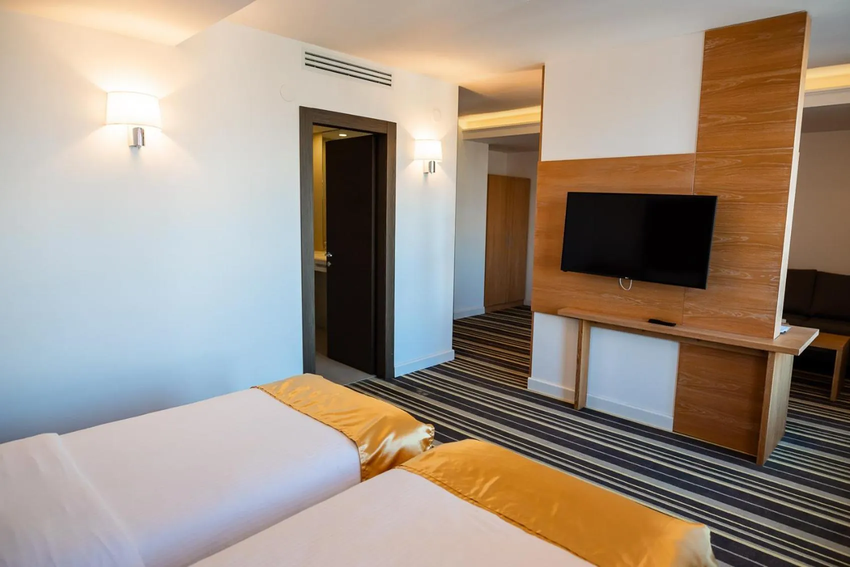 Bed in Hotel Avenue - Avenue Hotels