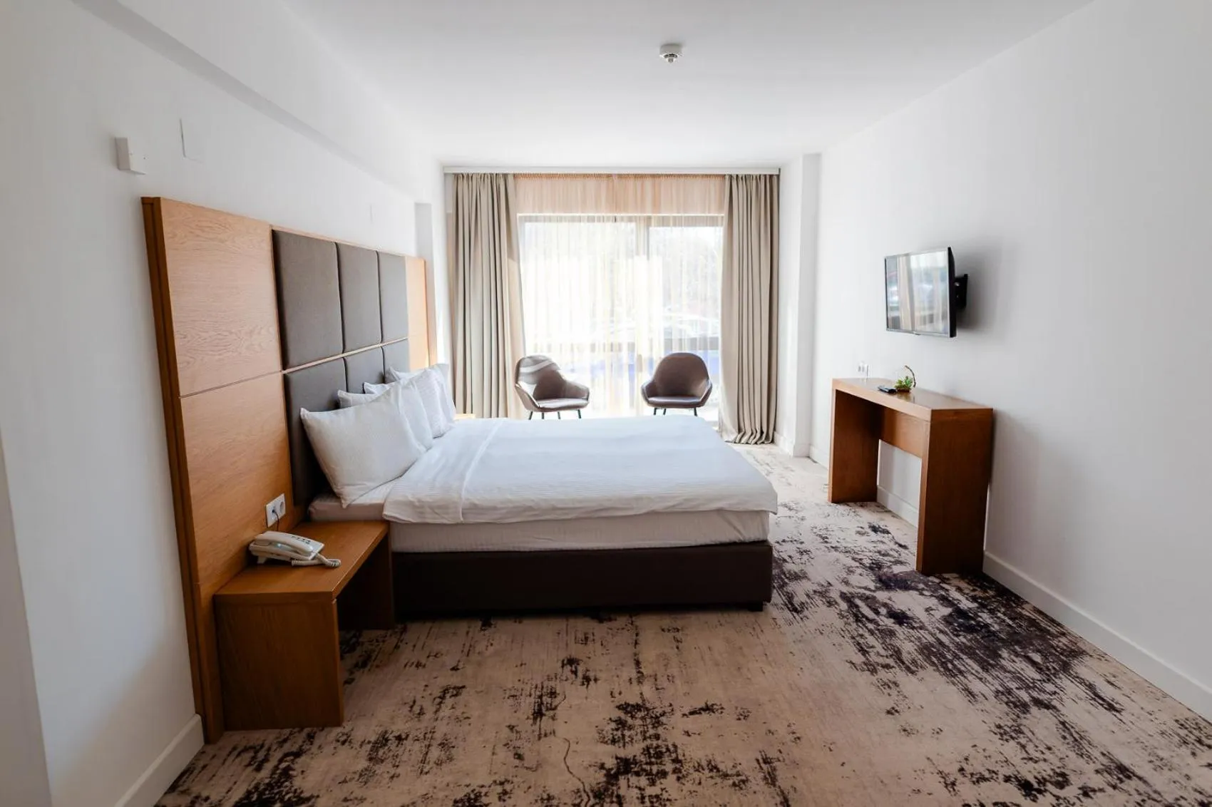 TV and multimedia, Bed in Hotel Avenue - Avenue Hotels