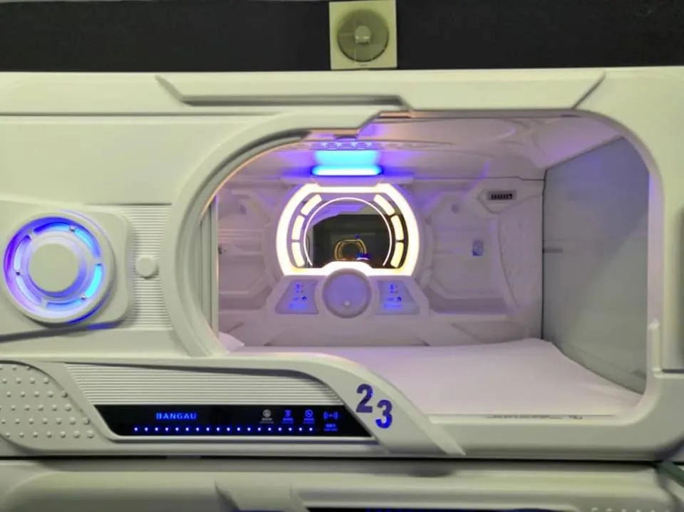 Bangau - Short Term Rest Area Capsule Hotel