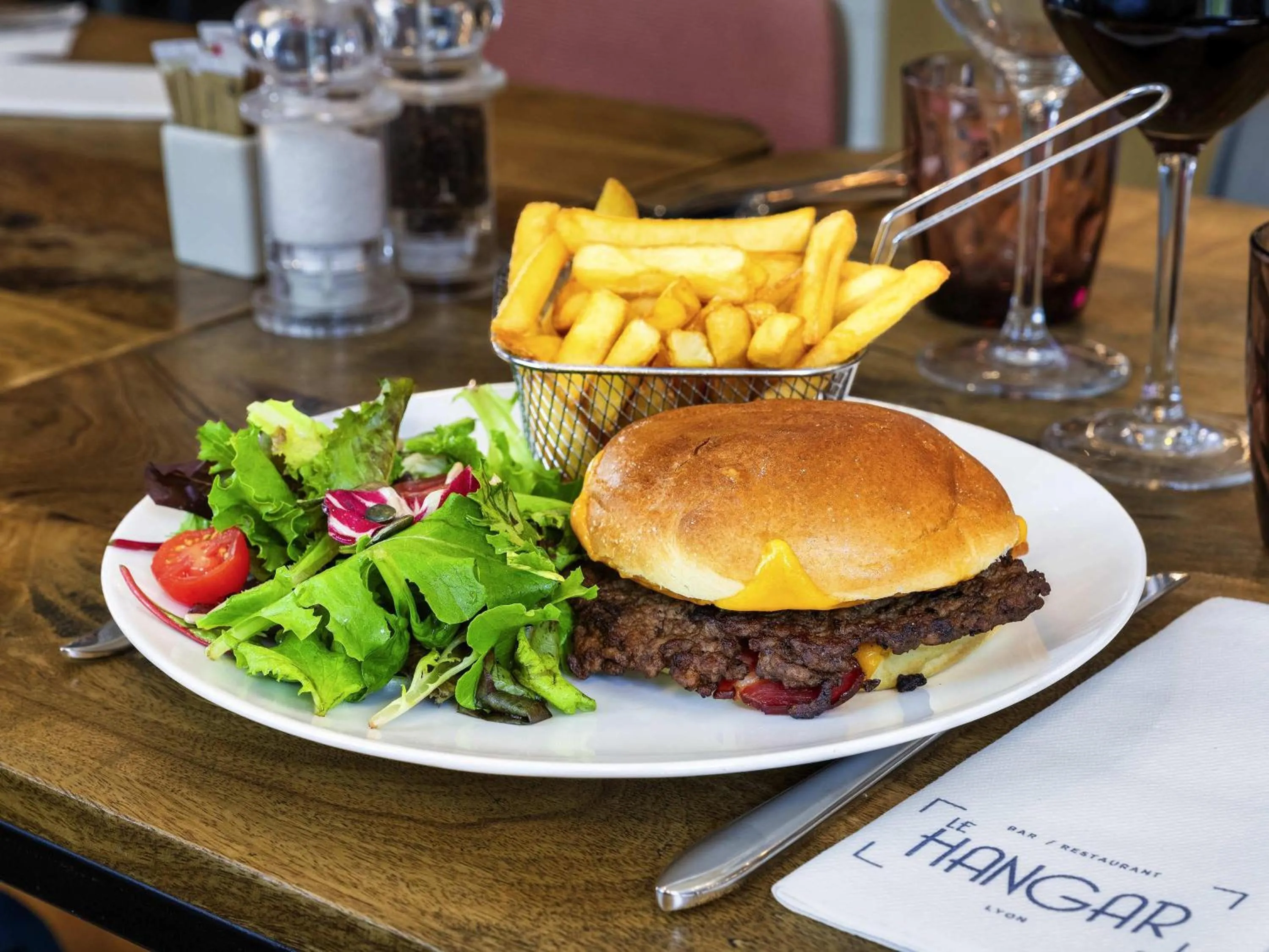 Restaurant/places to eat in Hôtel Mercure Lyon Centre Lumière