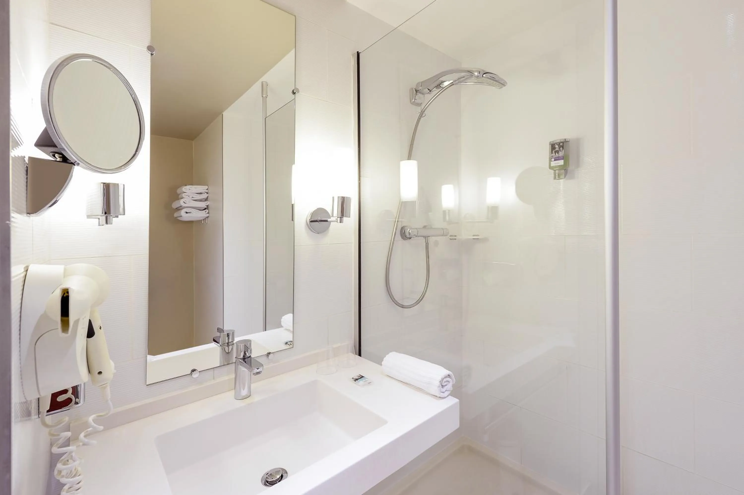 Bathroom in Hôtel Mercure Lyon Centre Lumière