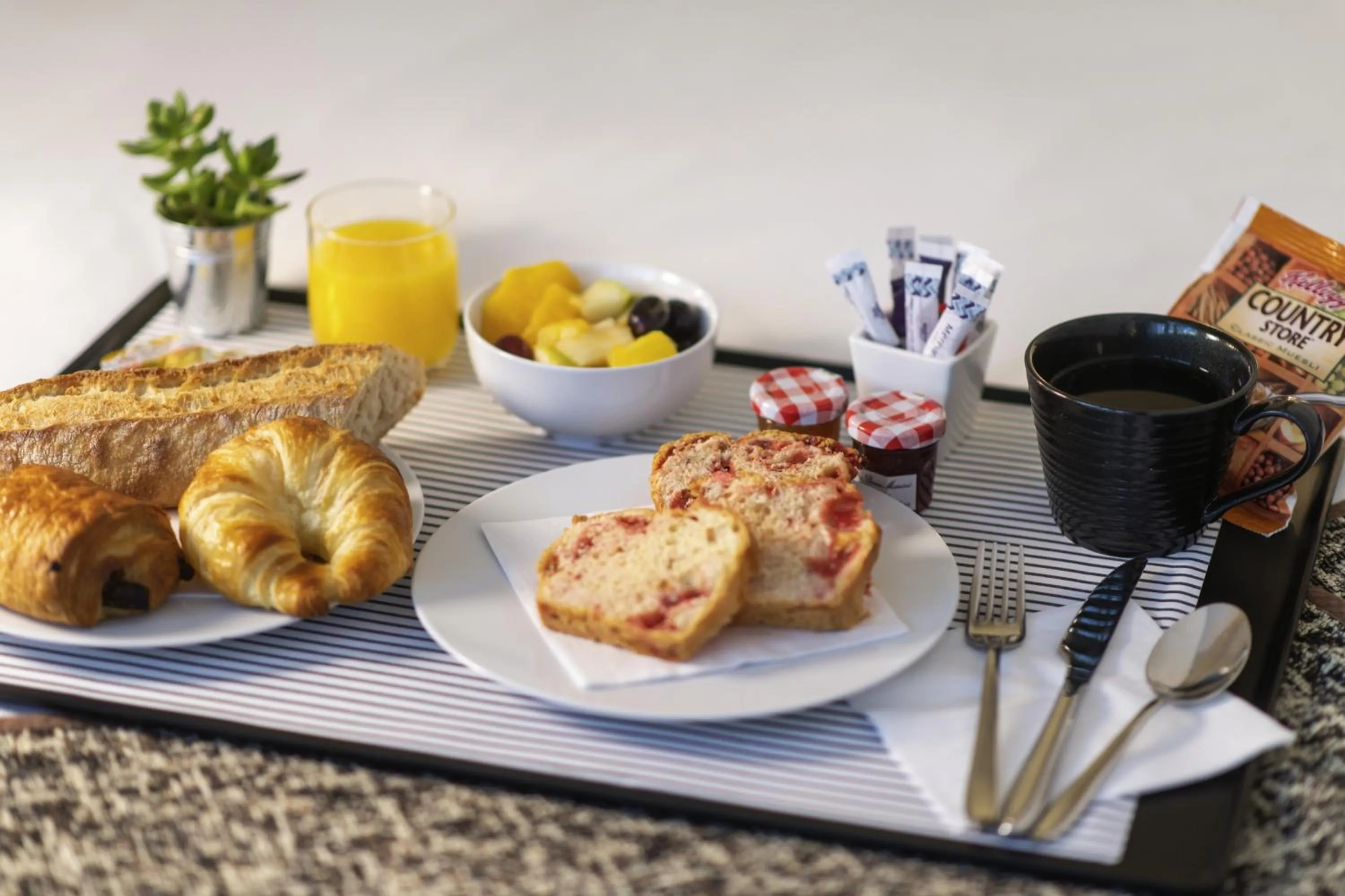 Food and drinks in Hôtel Mercure Lyon Centre Lumière