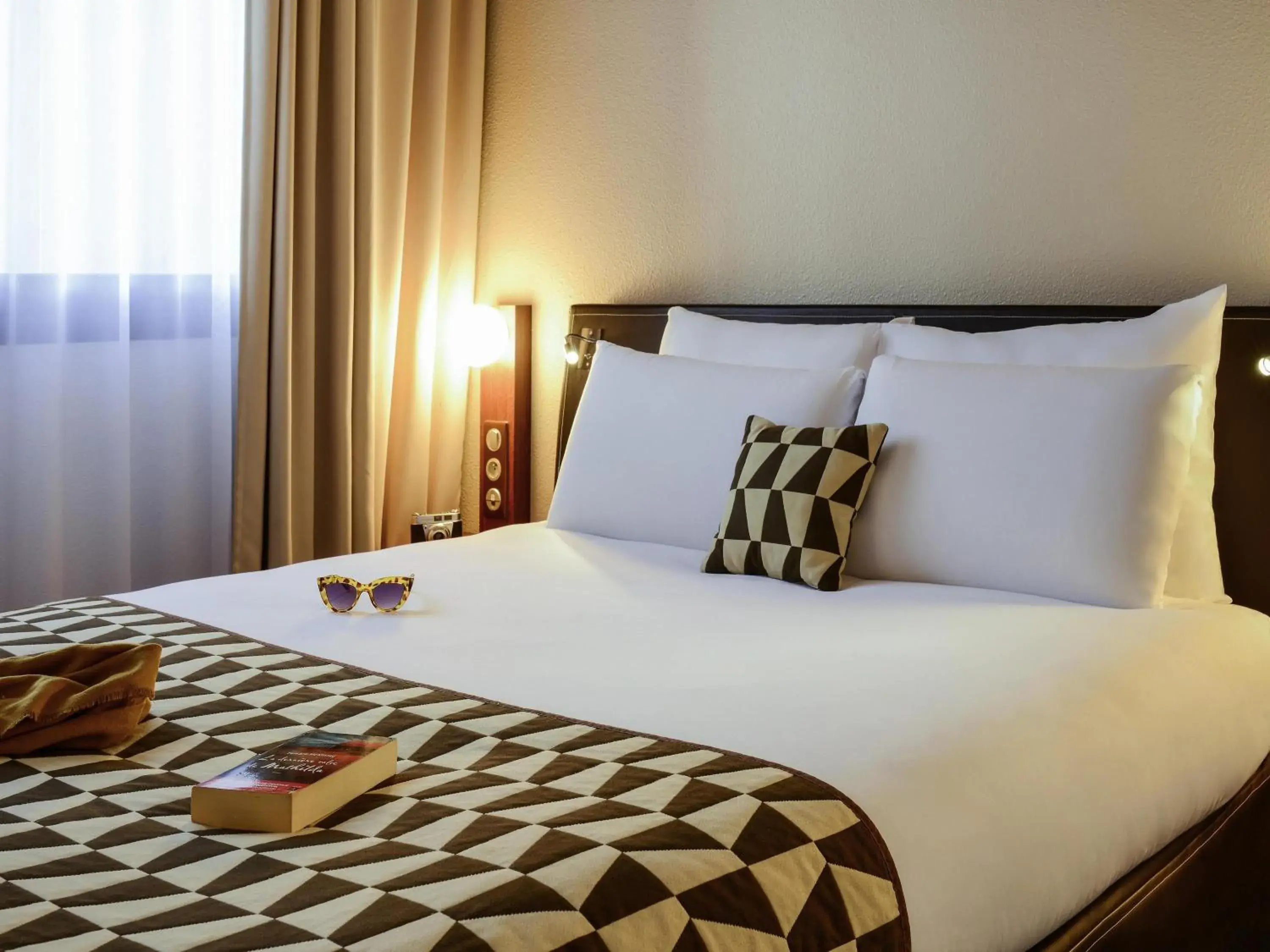 Classic Double Room in Hôtel Mercure Lyon Centre Lumière Classic Double Room in Hôtel Mercure Lyon Centre Lumière