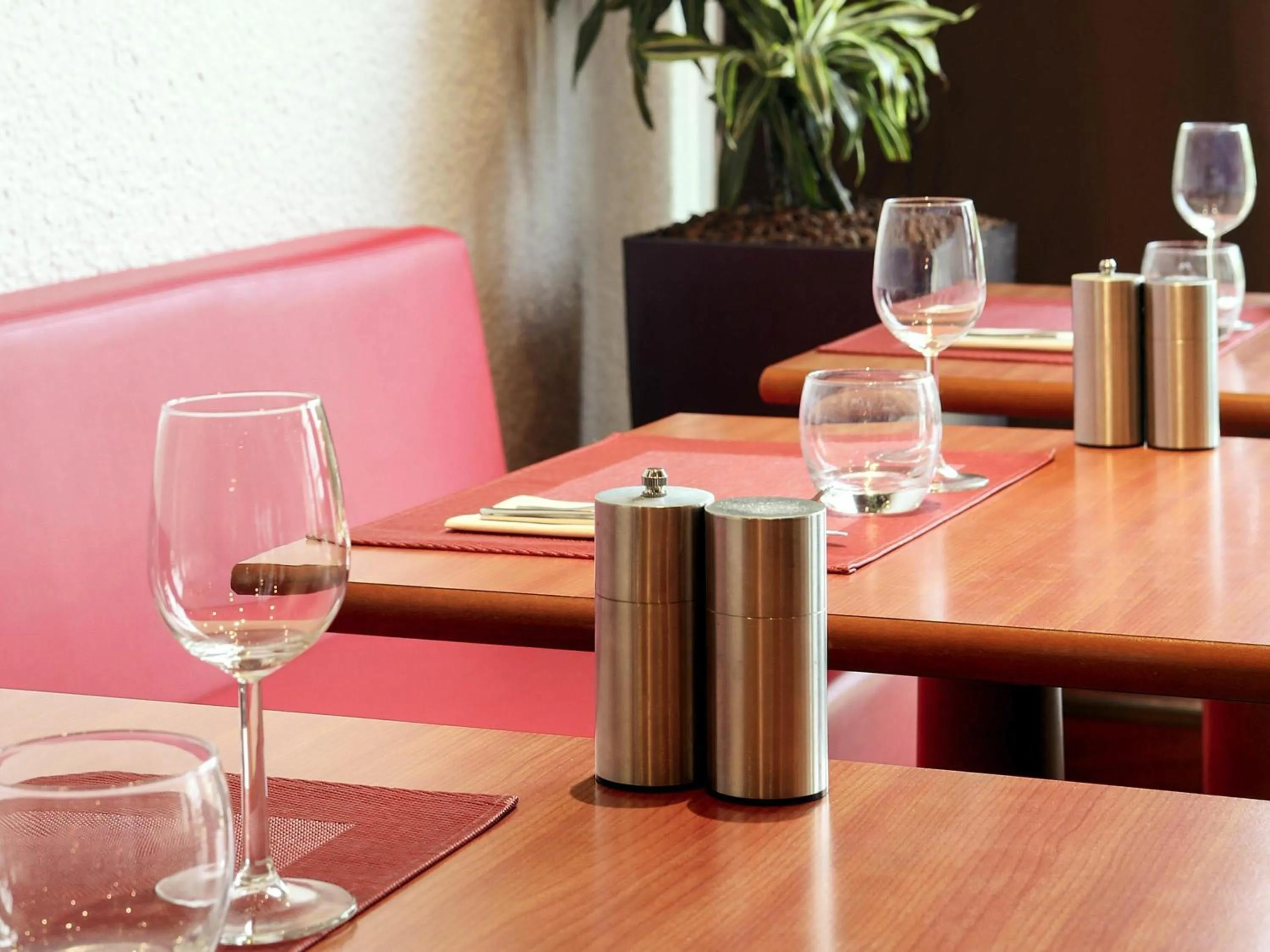 Restaurant/places to eat in ibis Charleville Mézières