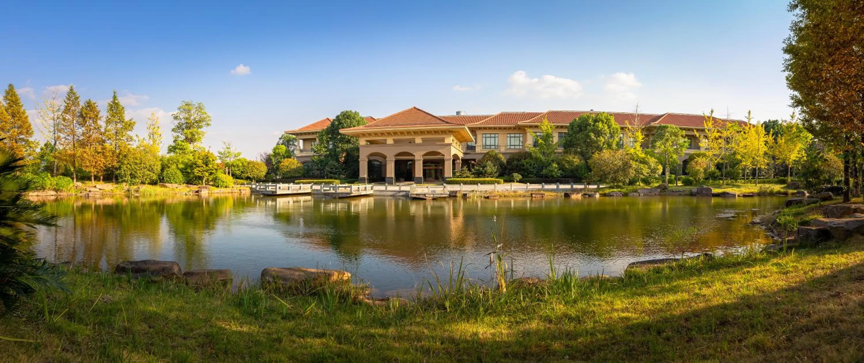 Inner courtyard view in Your World International Conference Centre Hotel