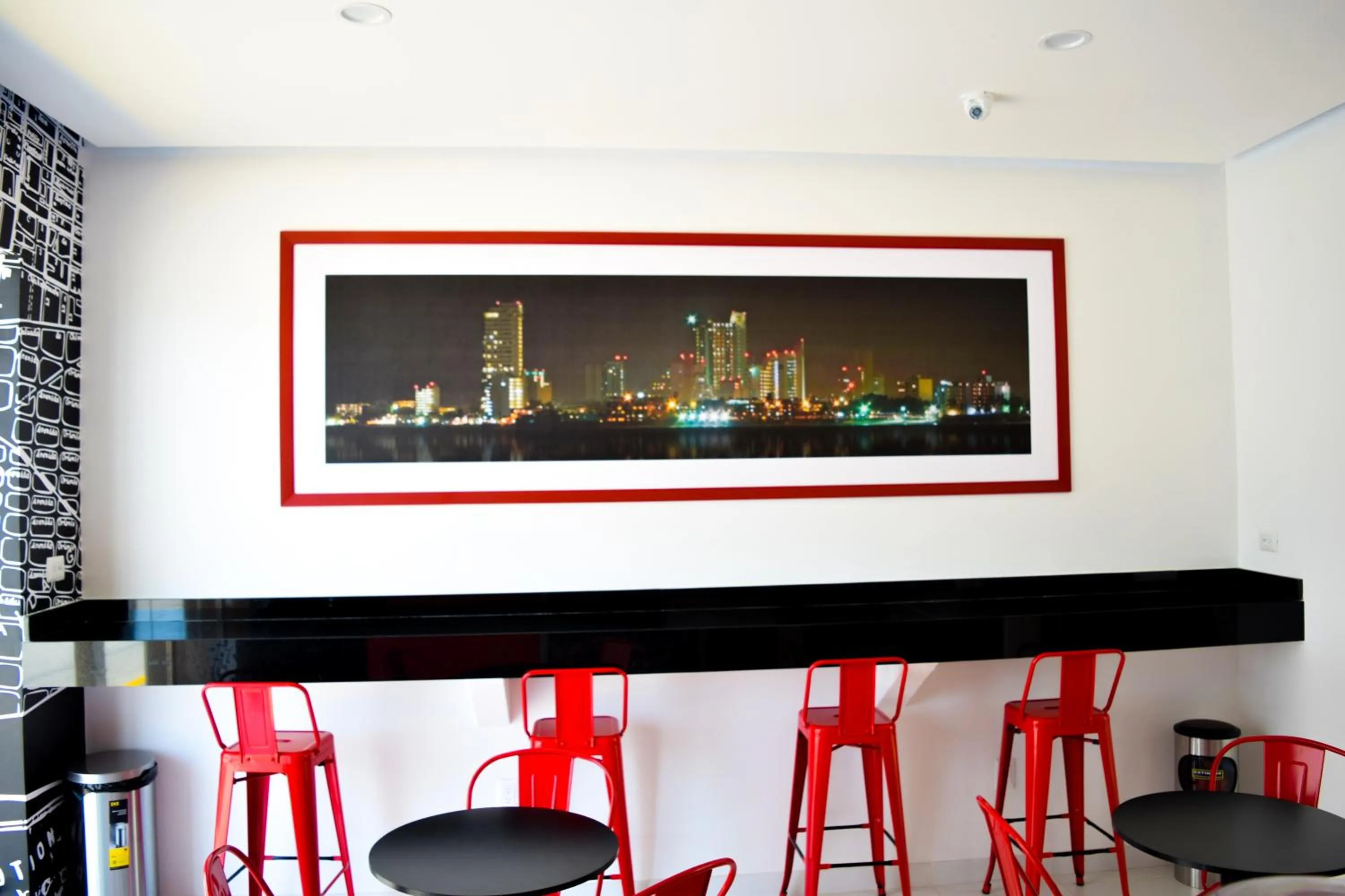 Restaurant/places to eat in Hotel Dwana