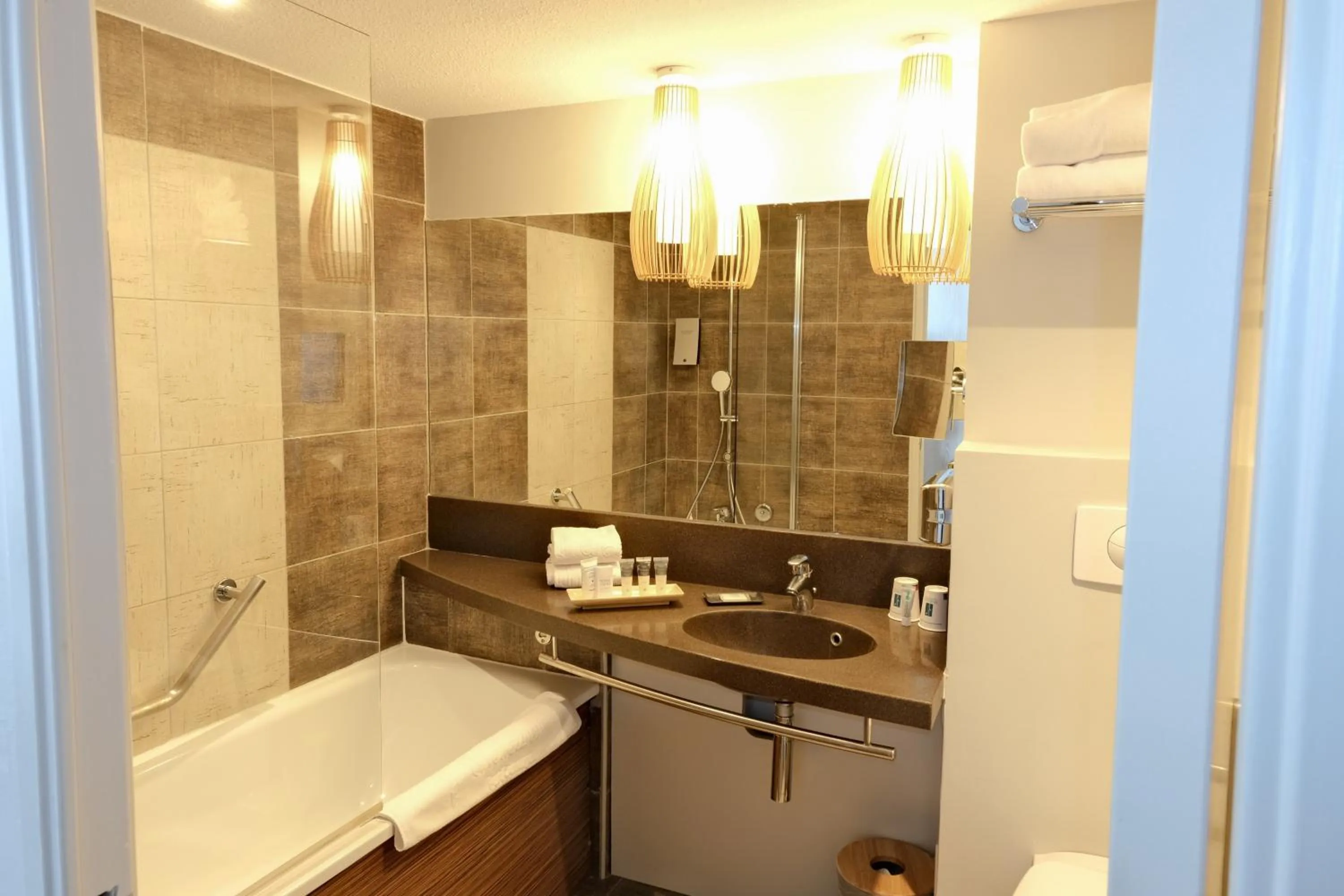 Bathroom in Thalazur Port-Camargue - Hotel & Spa