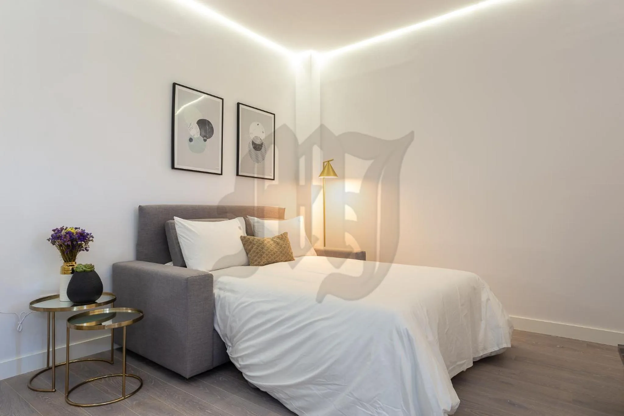 Living room, Bed in Morgan-Jupiter Apartments