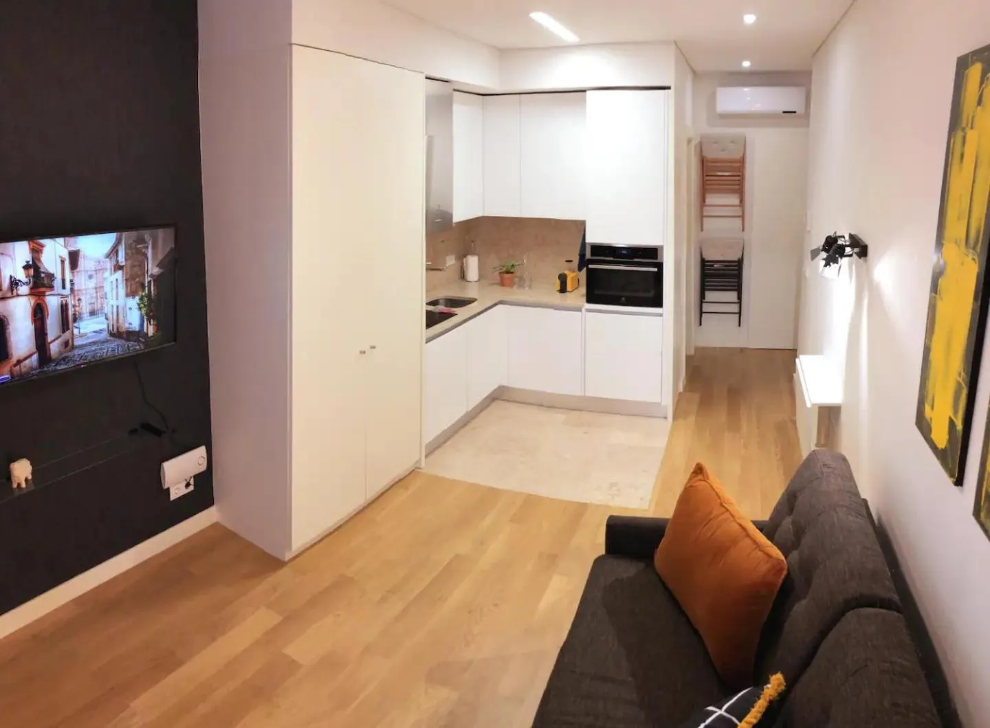 Kitchen or kitchenette in Morgan-Jupiter Apartments