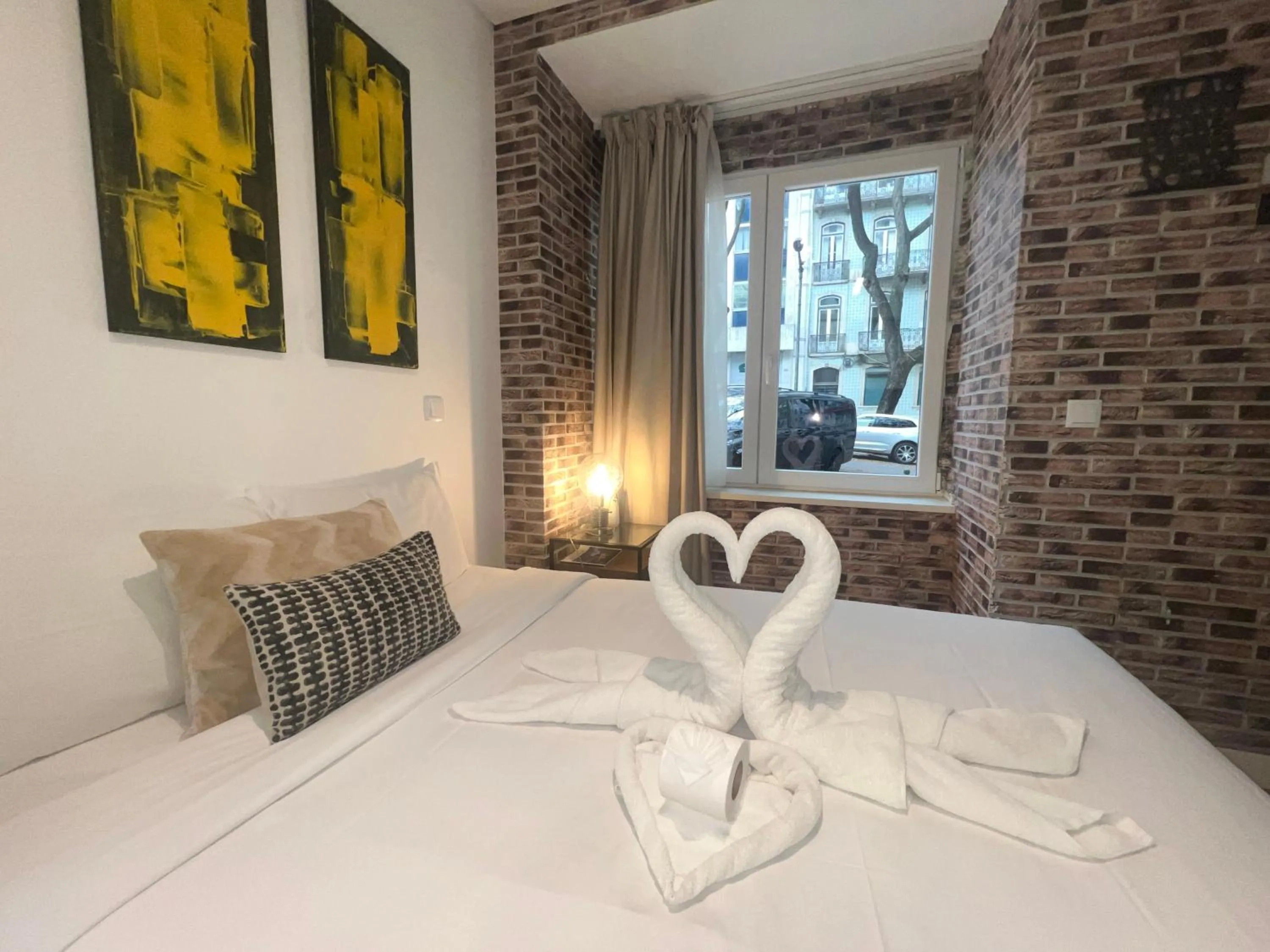 Bed in Morgan-Jupiter Apartments