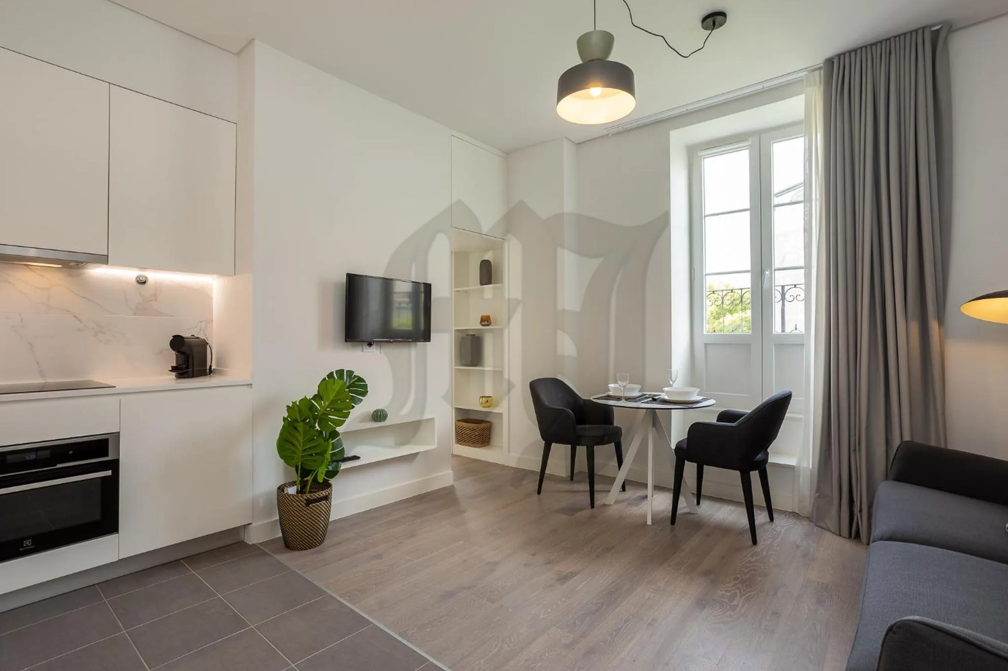 TV and multimedia in Morgan-Jupiter Apartments