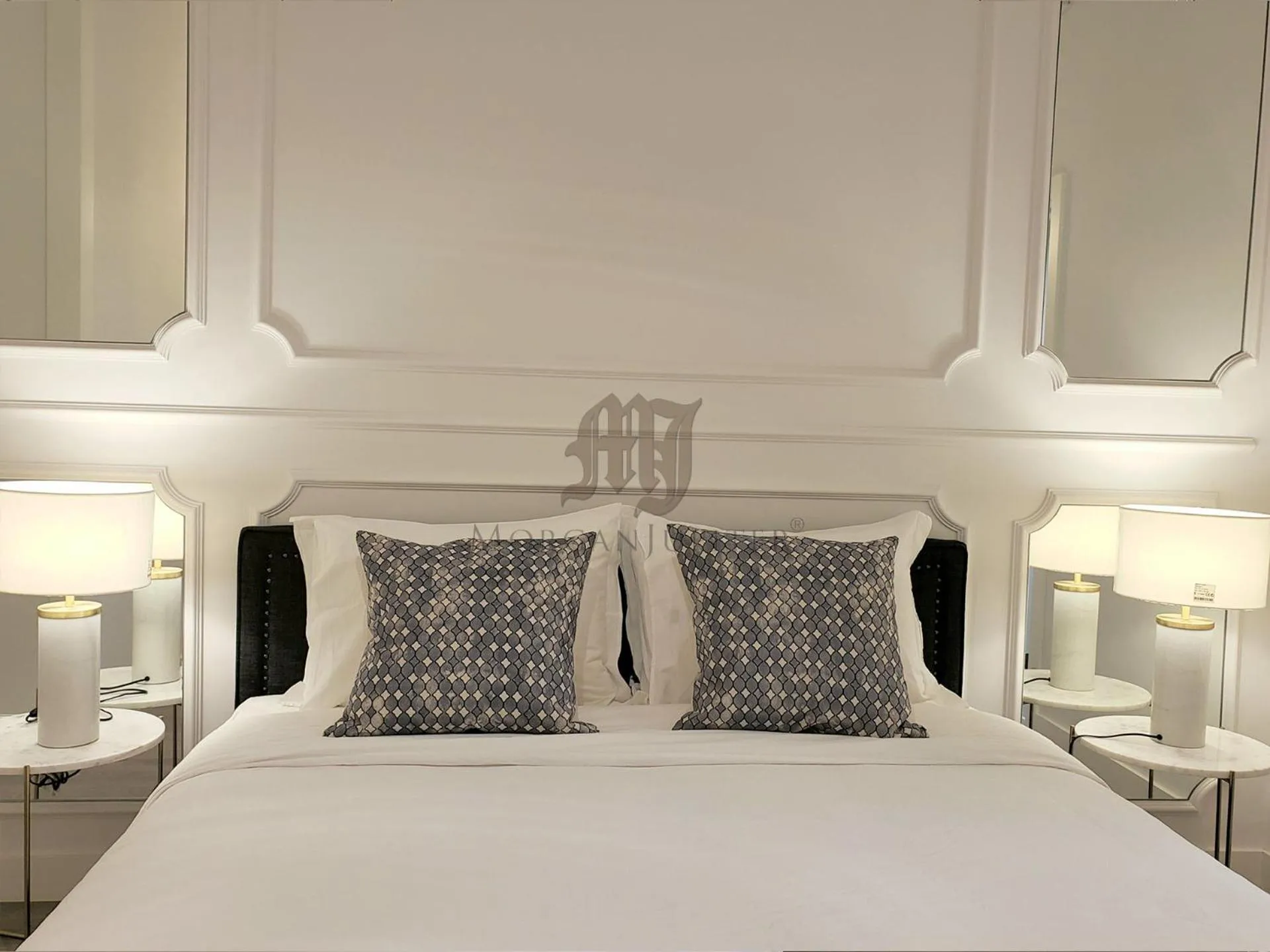 Photo of the whole room, Bed in Morgan-Jupiter Apartments