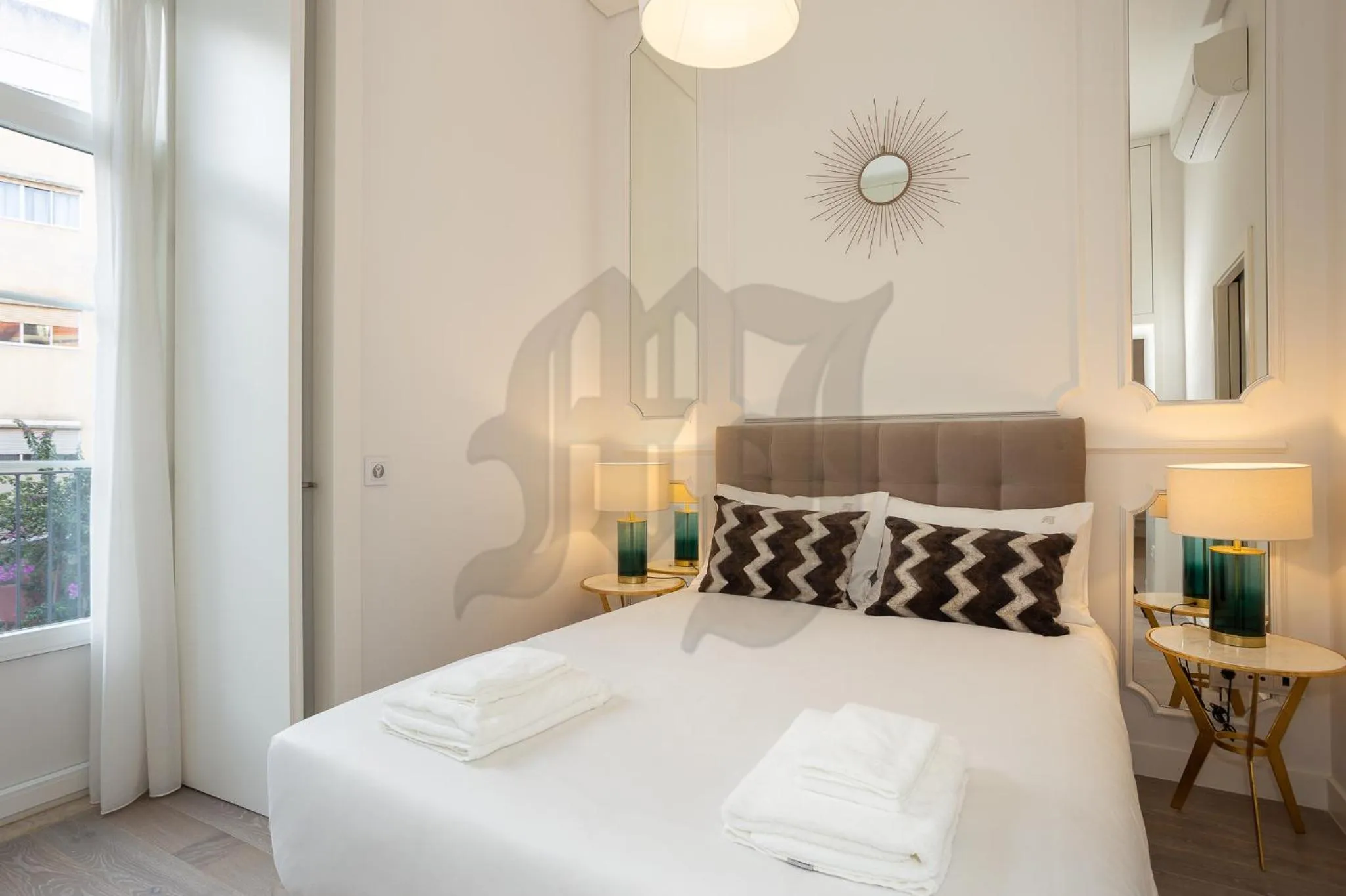 Photo of the whole room, Bed in Morgan-Jupiter Apartments