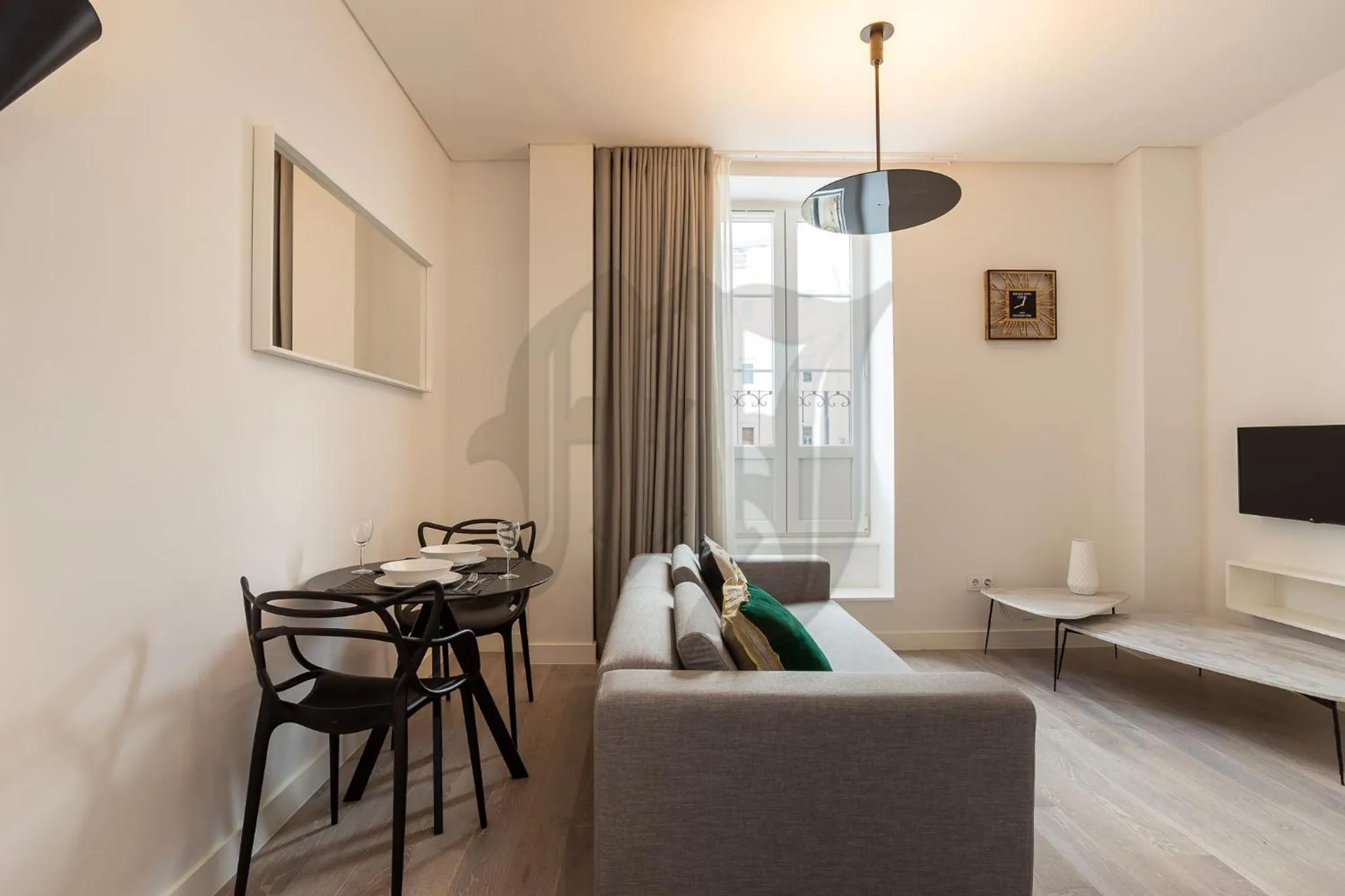 TV and multimedia in Morgan-Jupiter Apartments