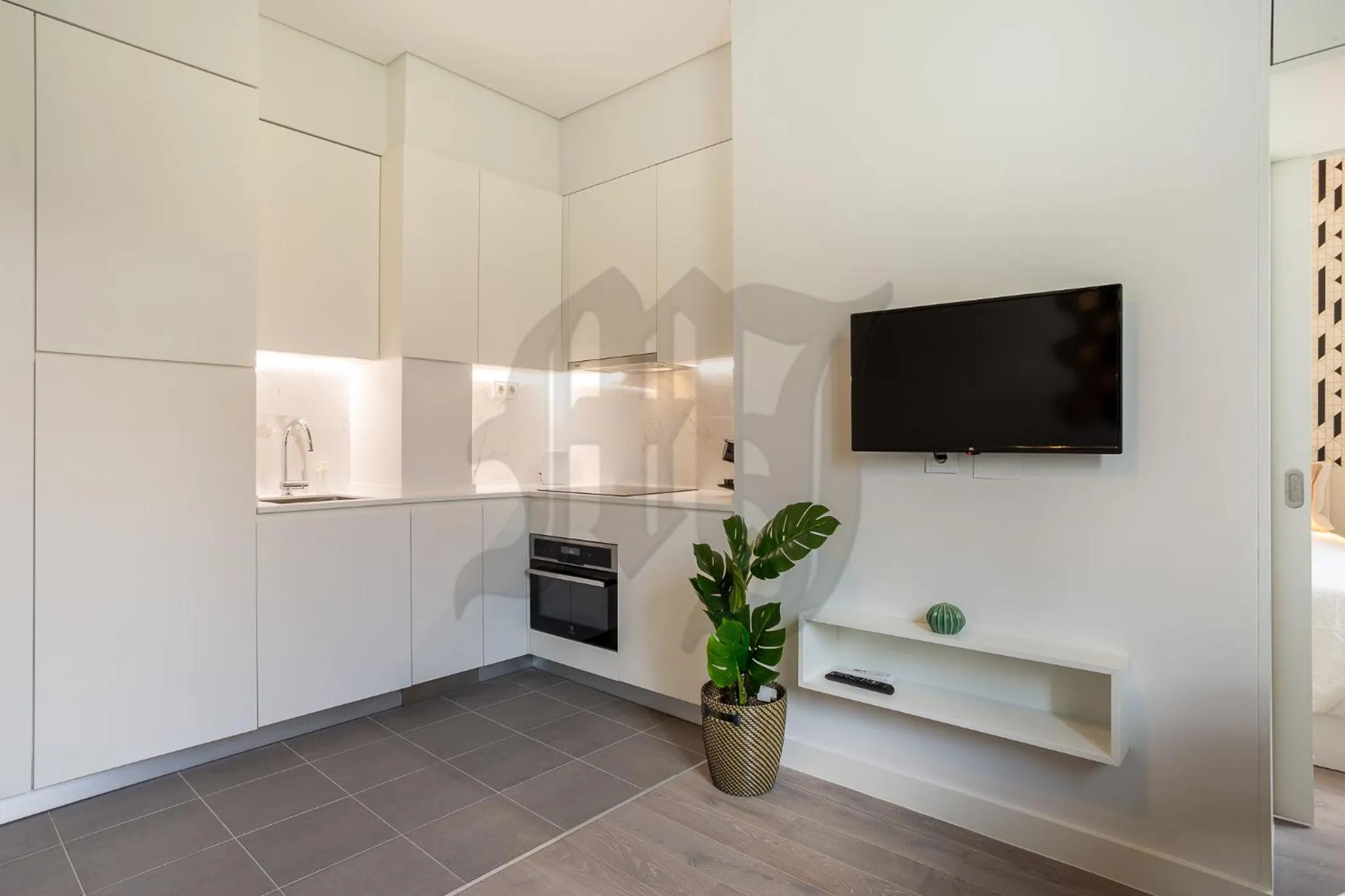 TV and multimedia in Morgan-Jupiter Apartments