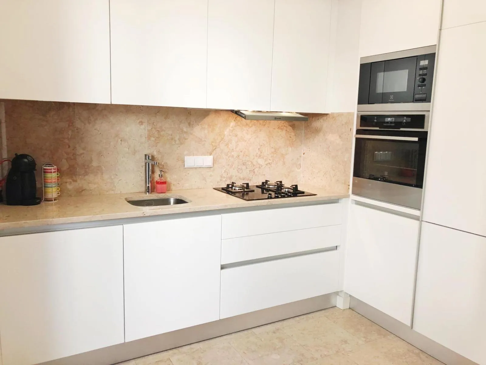 Kitchen or kitchenette in Morgan-Jupiter Apartments