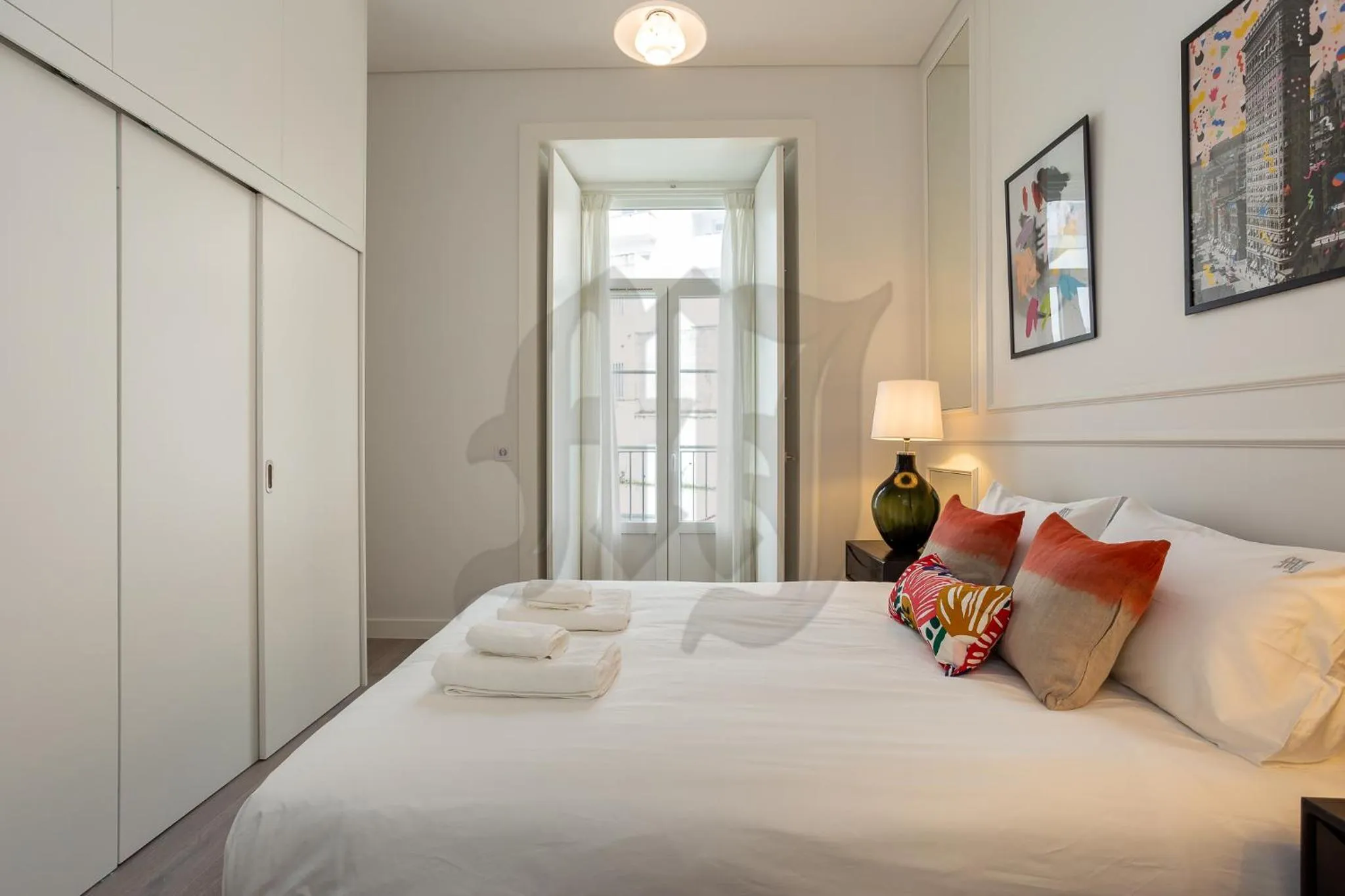 Photo of the whole room, Bed in Morgan-Jupiter Apartments