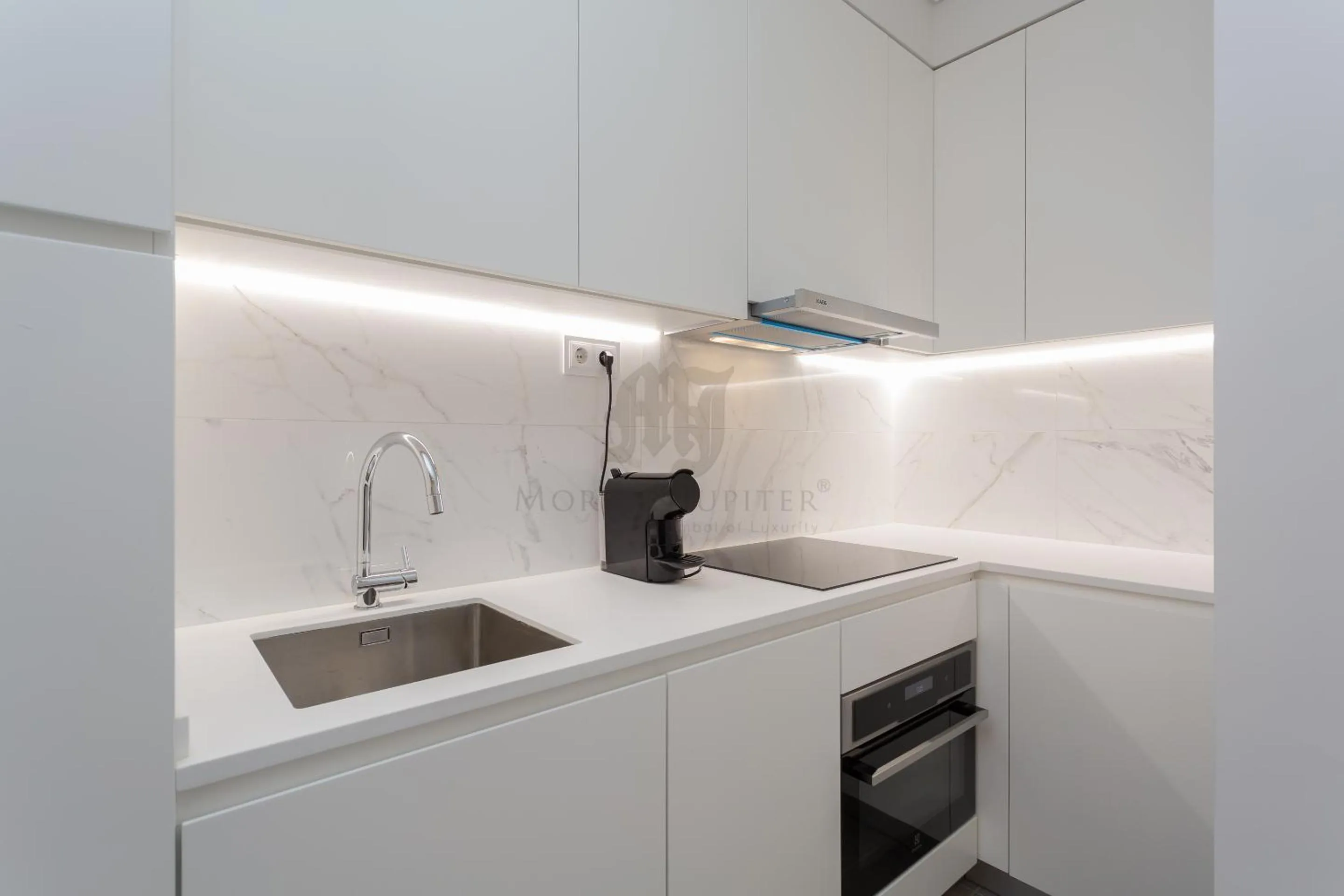 Kitchen or kitchenette in Morgan-Jupiter Apartments