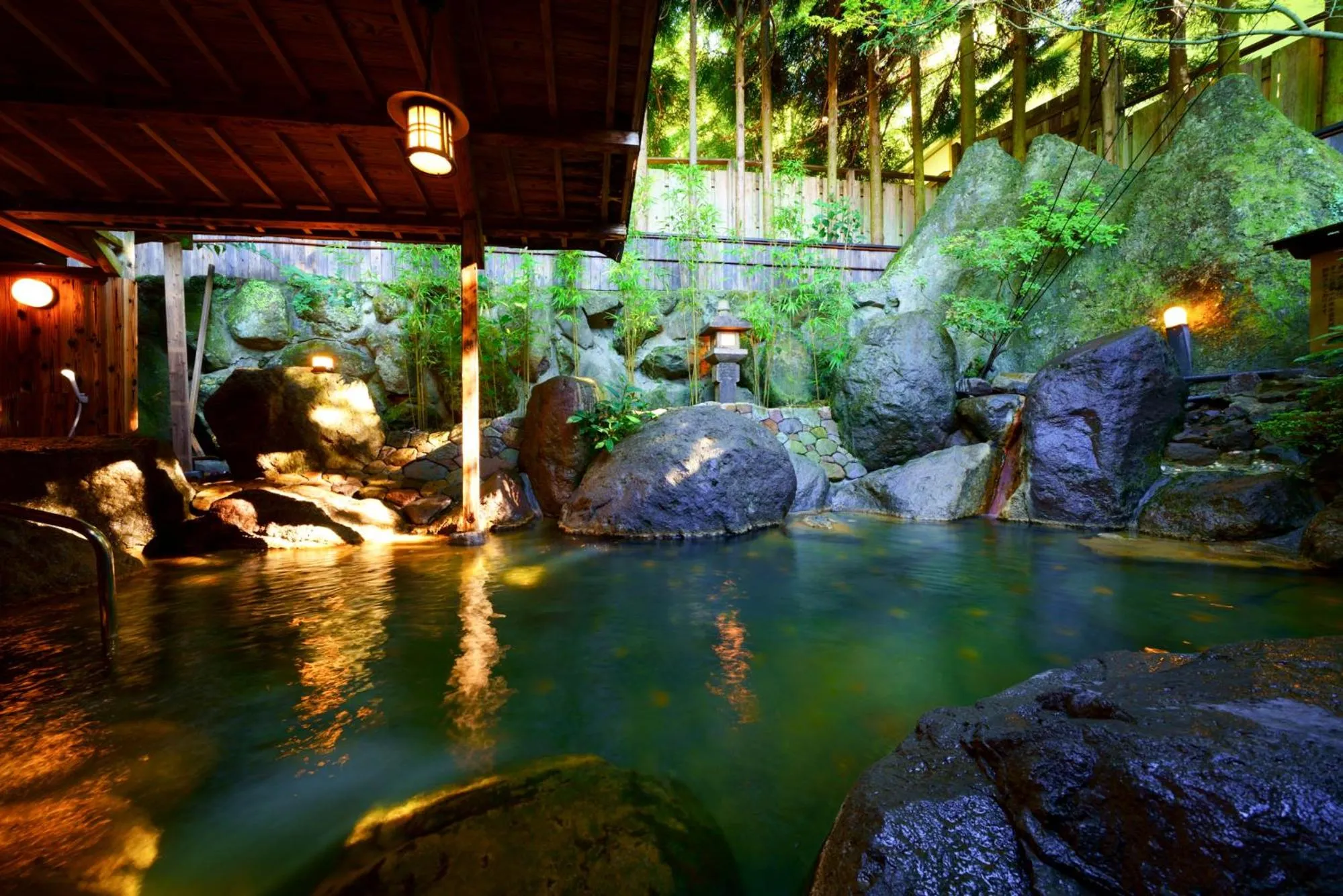 Open Air Bath in Beppu Showaen