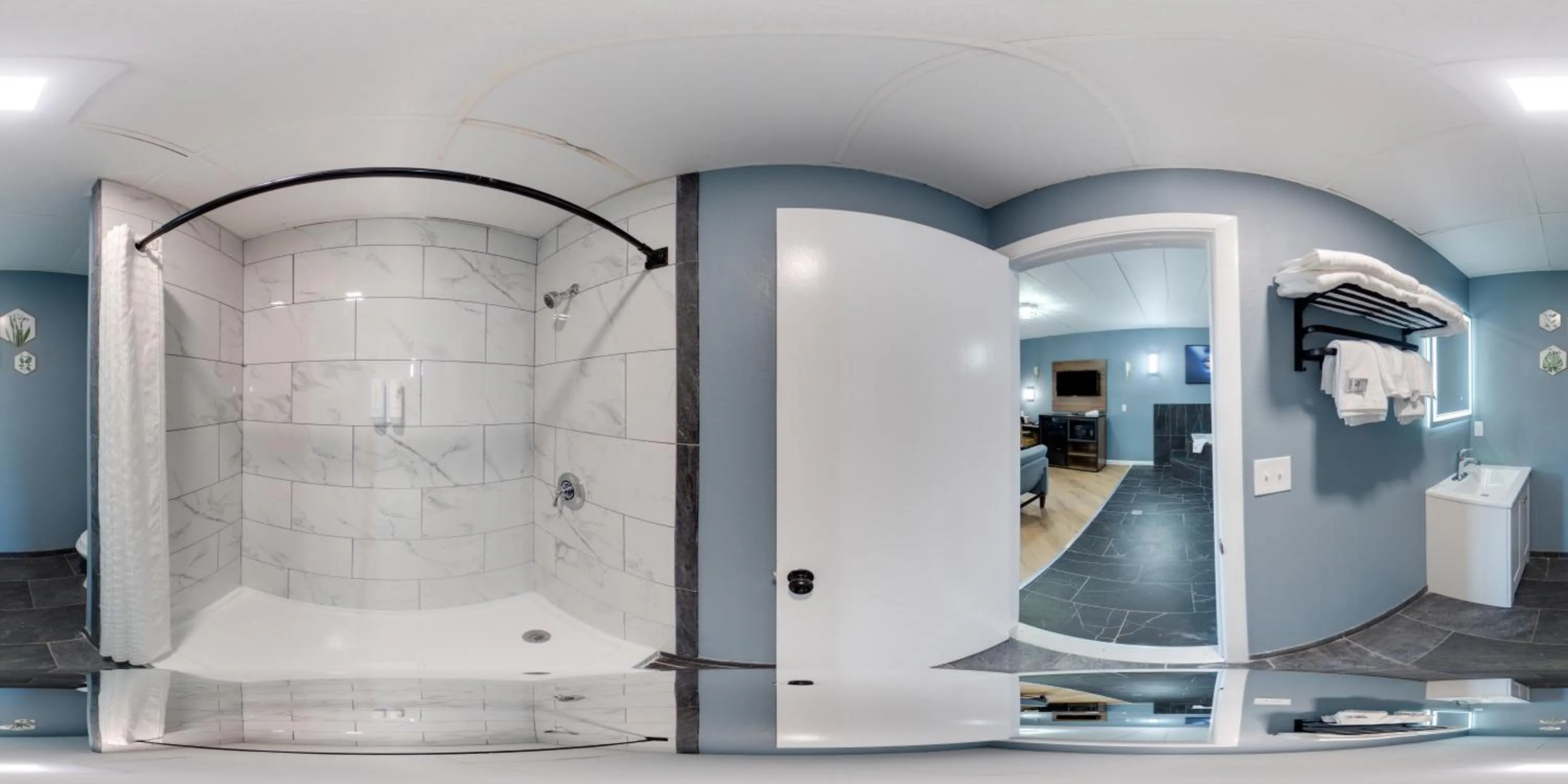 Shower in Econo Lodge Cranston - Providence