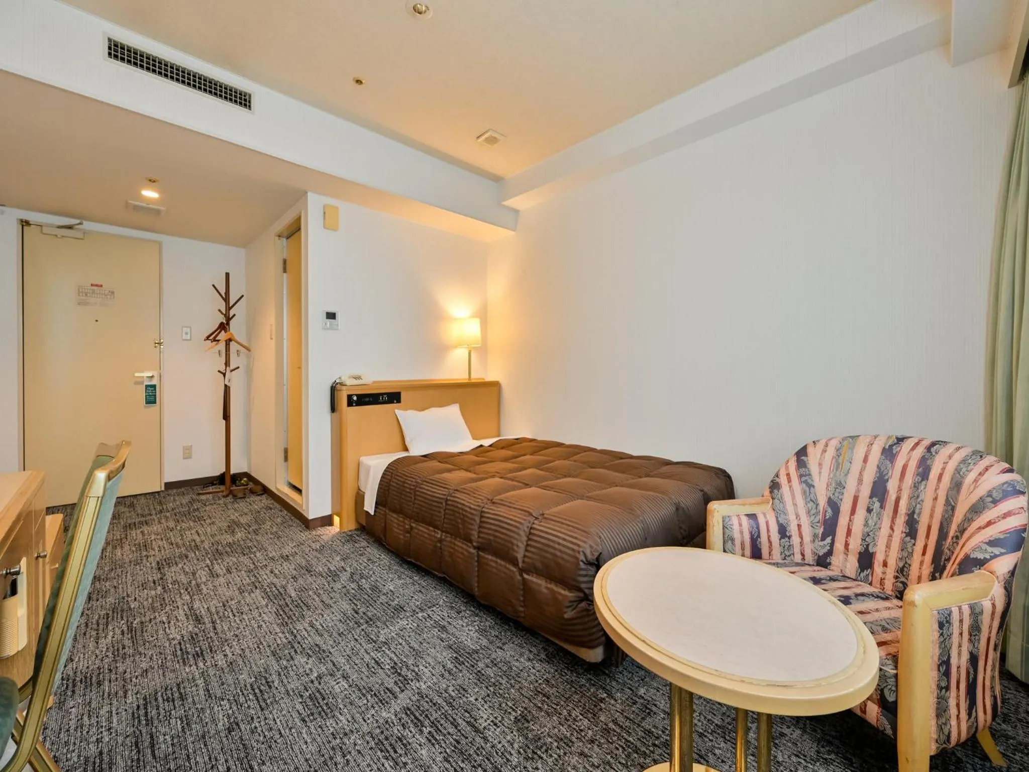 Bed in Hotel Sun Valley Annex