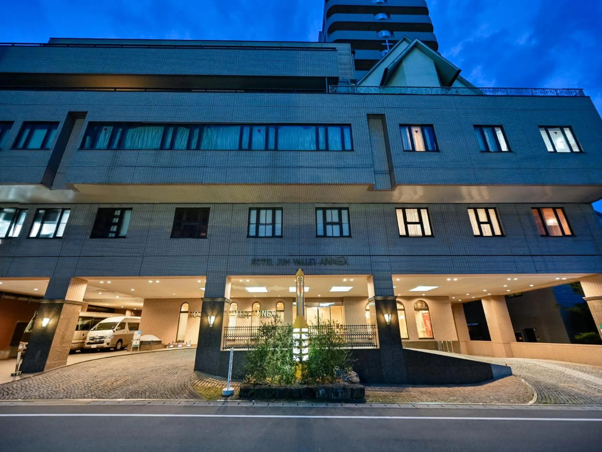 Property building in Hotel Sun Valley Annex