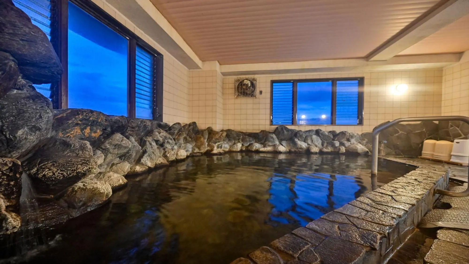 Public Bath in Hotel Sun Valley Annex