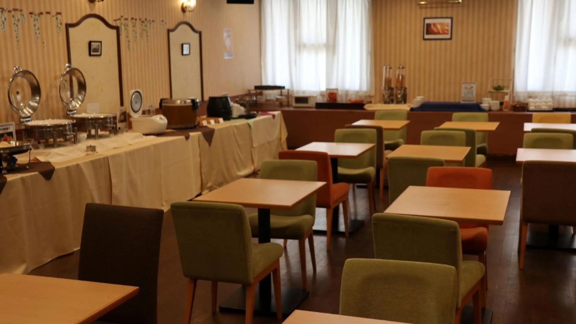 Restaurant/places to eat in Hotel Sun Valley Annex