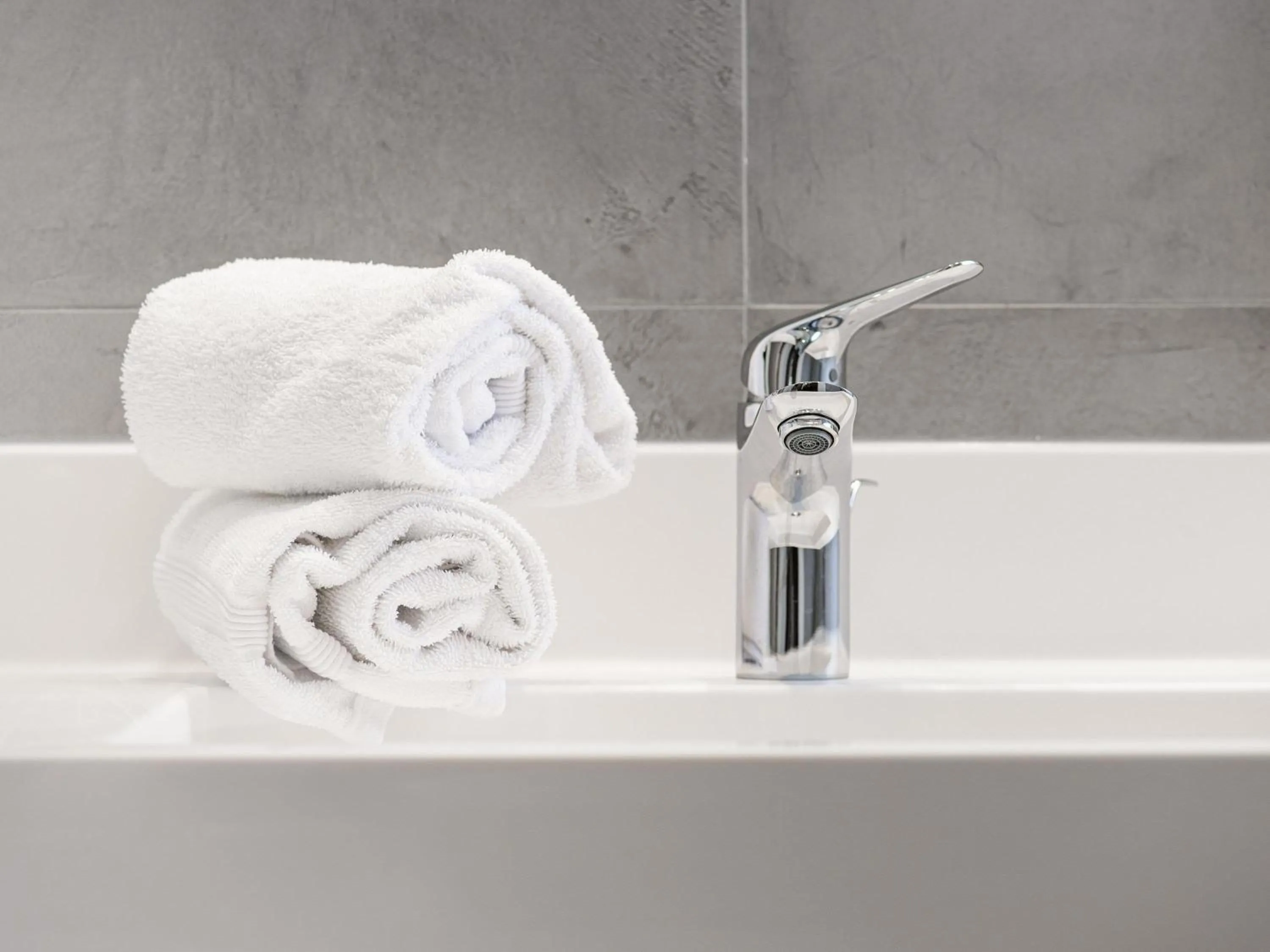 Bedroom in Mercure Bourg En Bresse