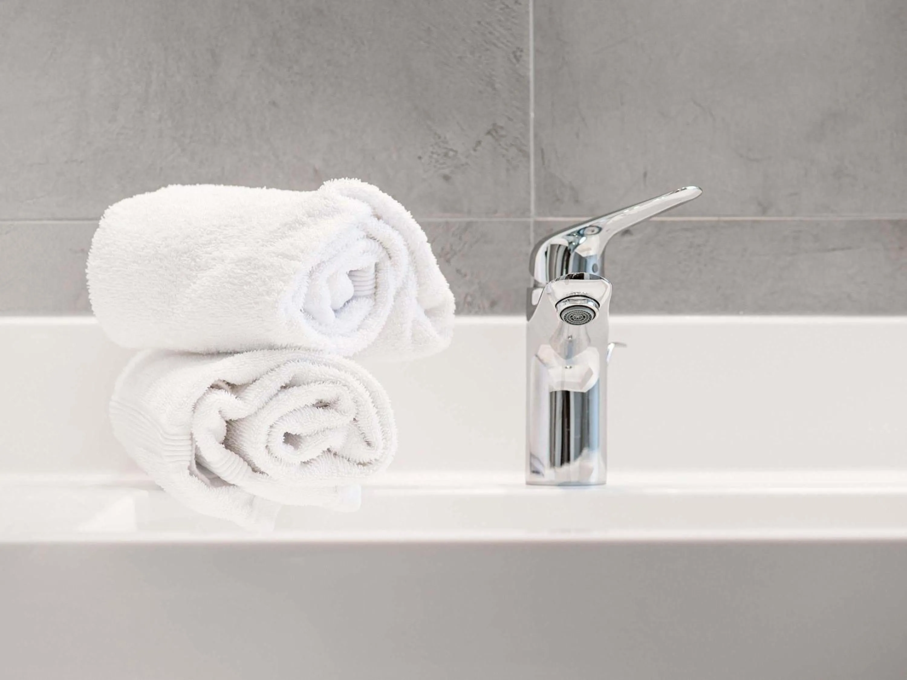 Bedroom in Mercure Bourg En Bresse