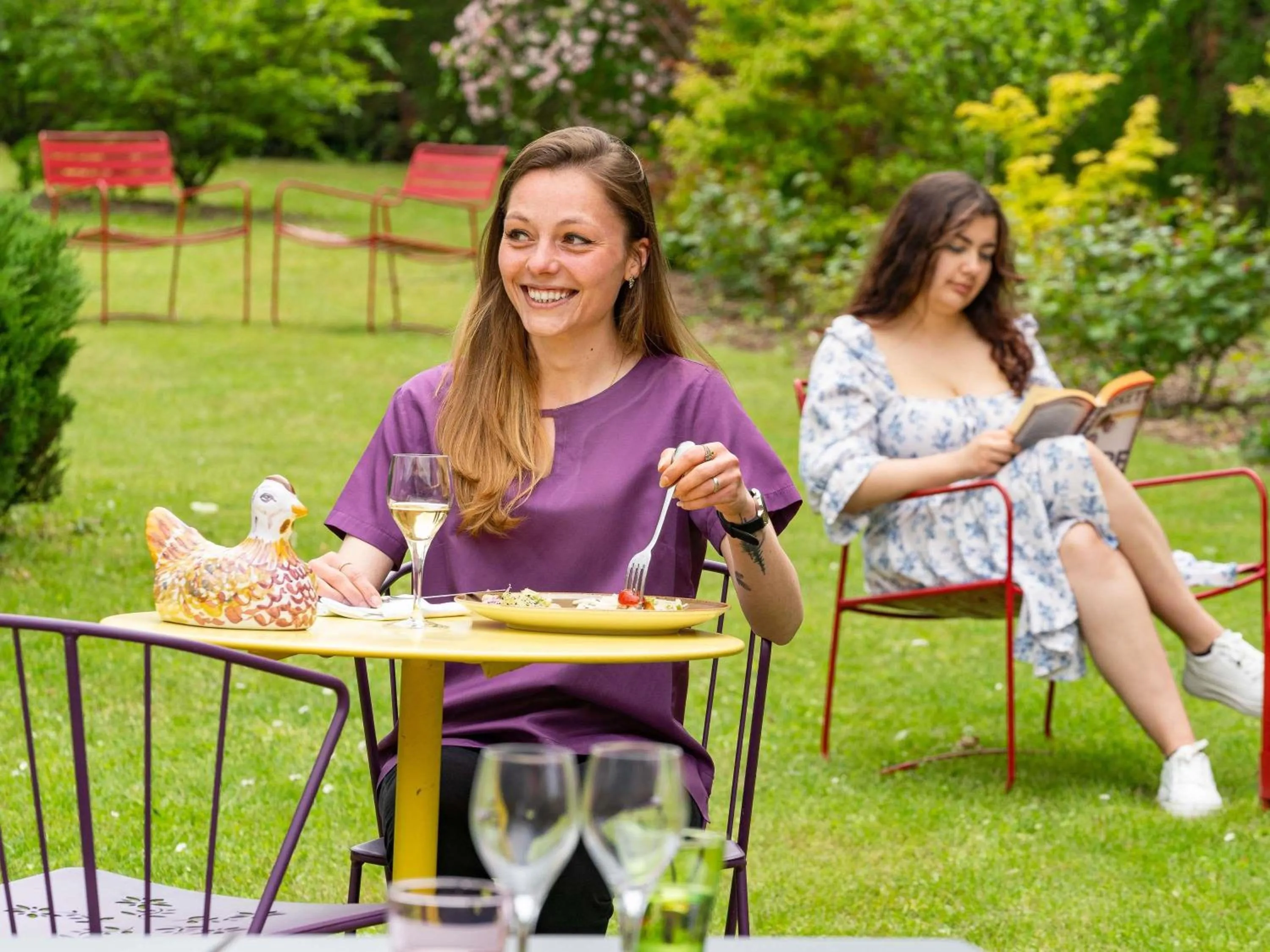 Lounge or bar in Mercure Bourg En Bresse