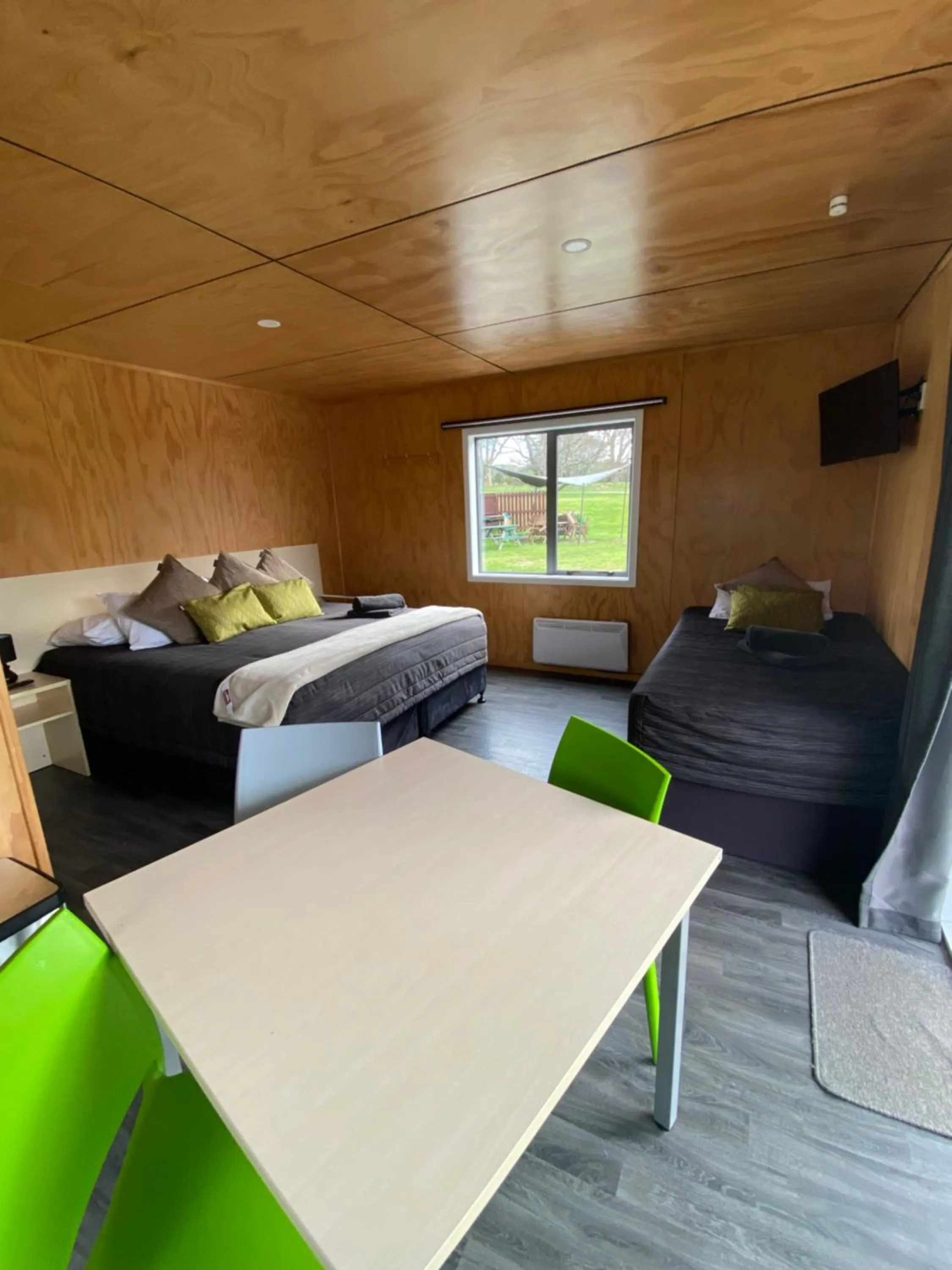 Bedroom, Bed in Rotorua Thermal Holiday Park