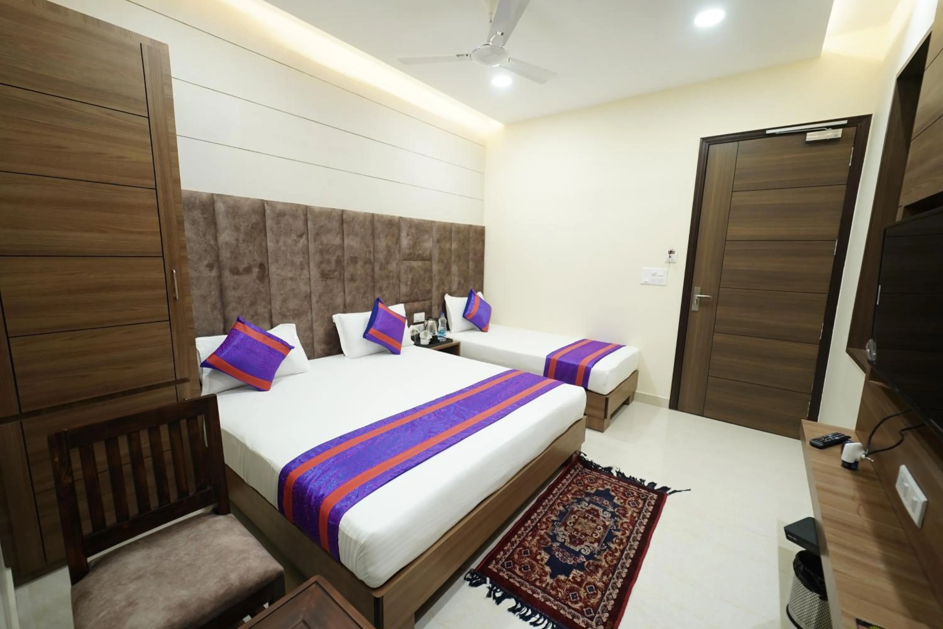 Triple Room with Bathroom in hotel s.s royal