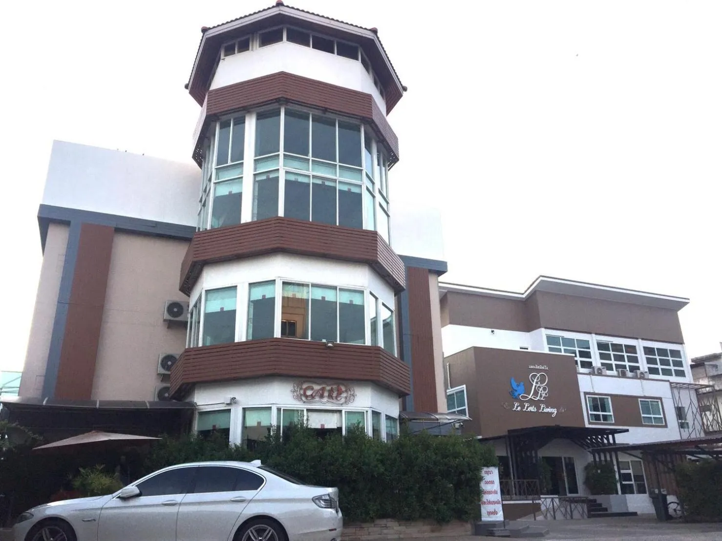 Le Lerts Living Hotel