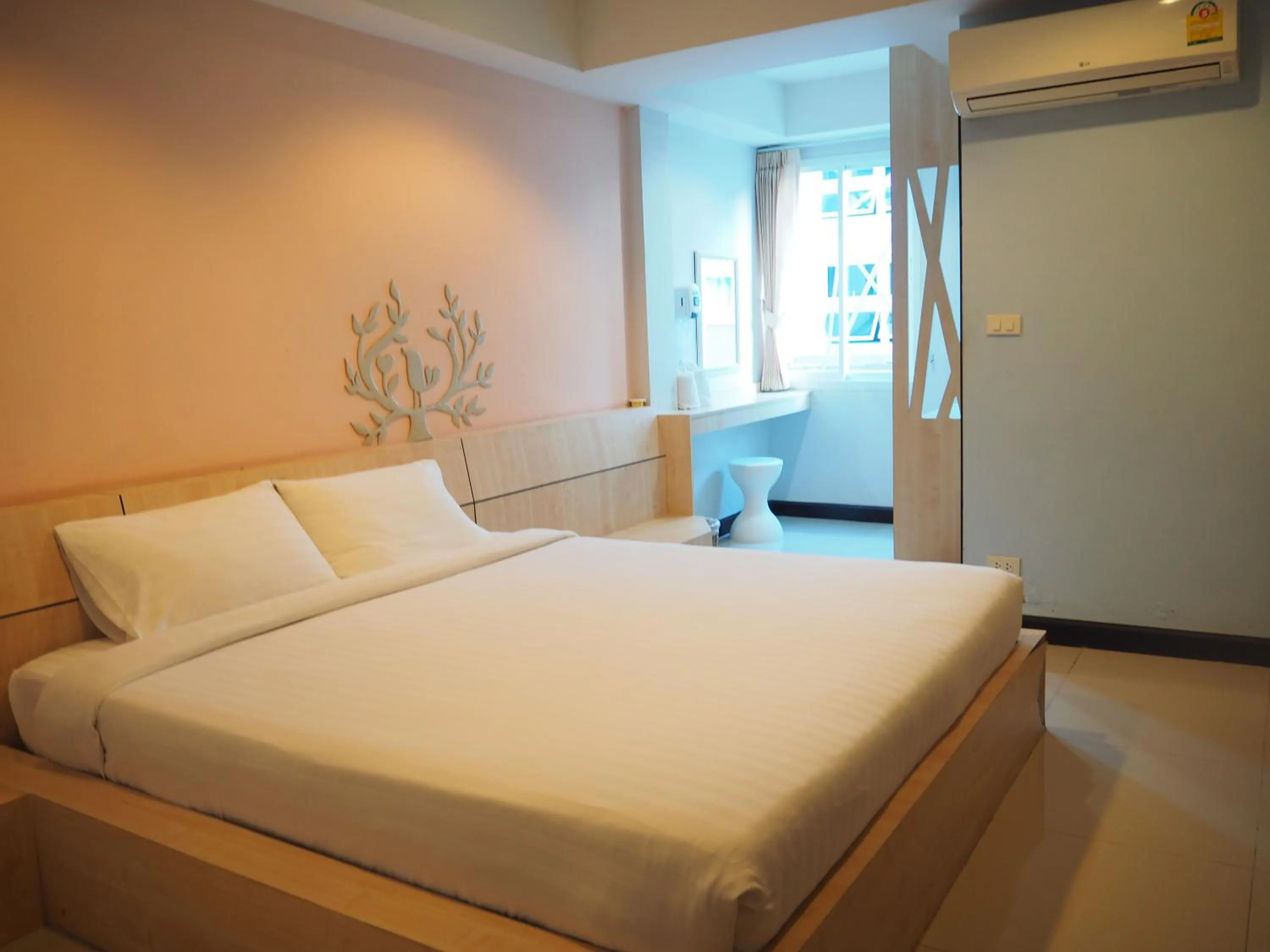 Le Lerts Living Hotel