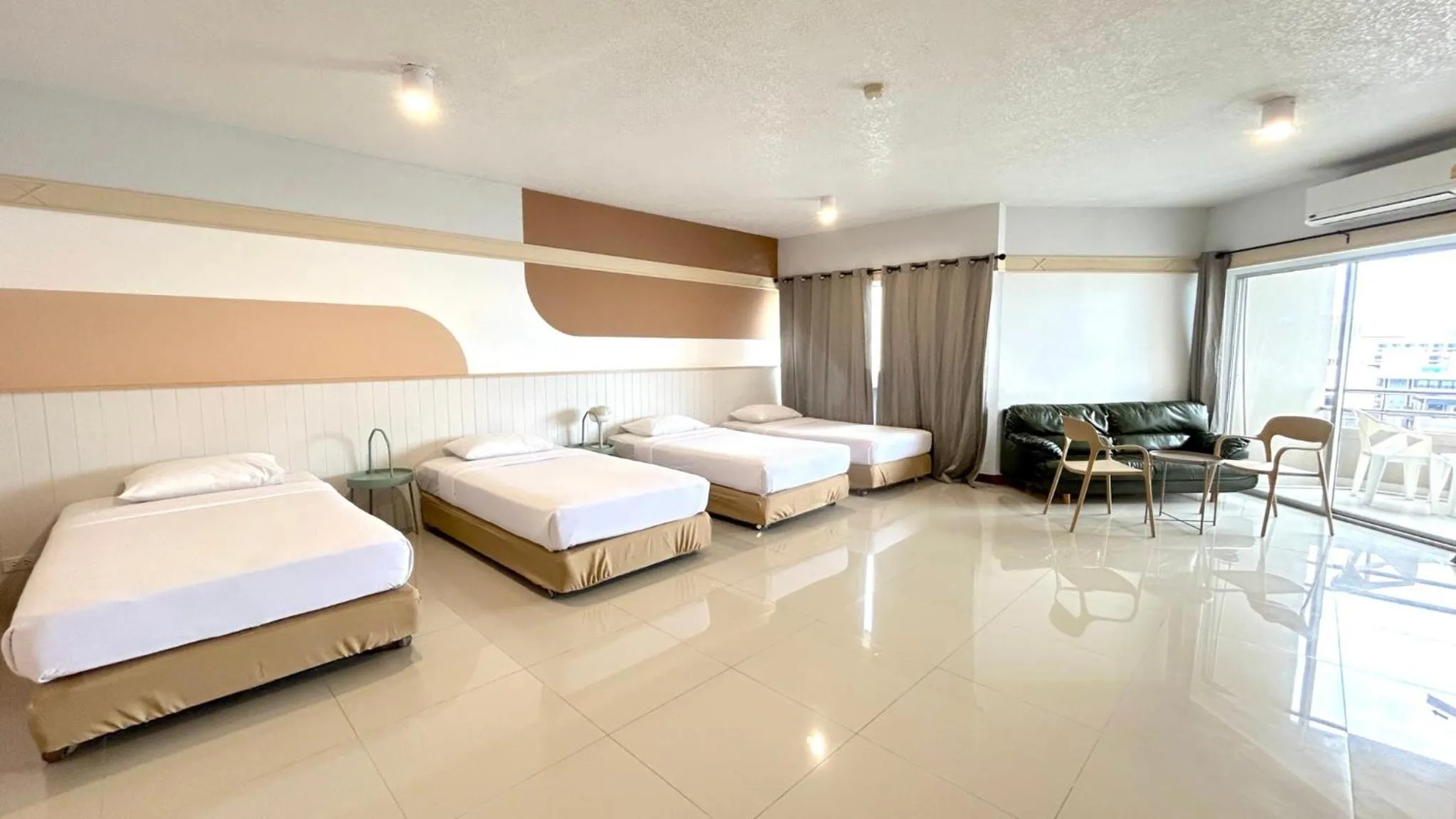 Bed in Markland Beach View