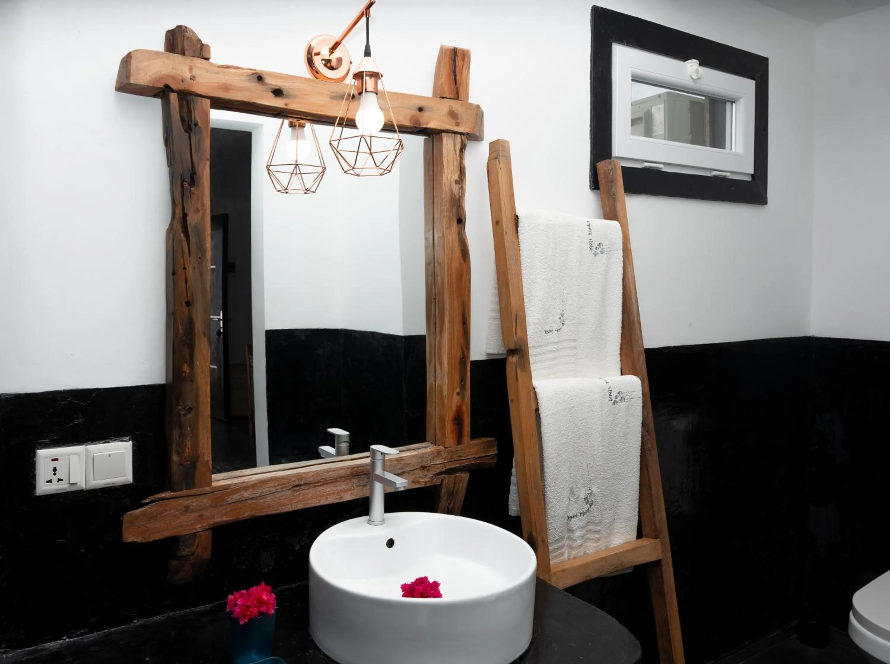 Bathroom in Opera Hotel