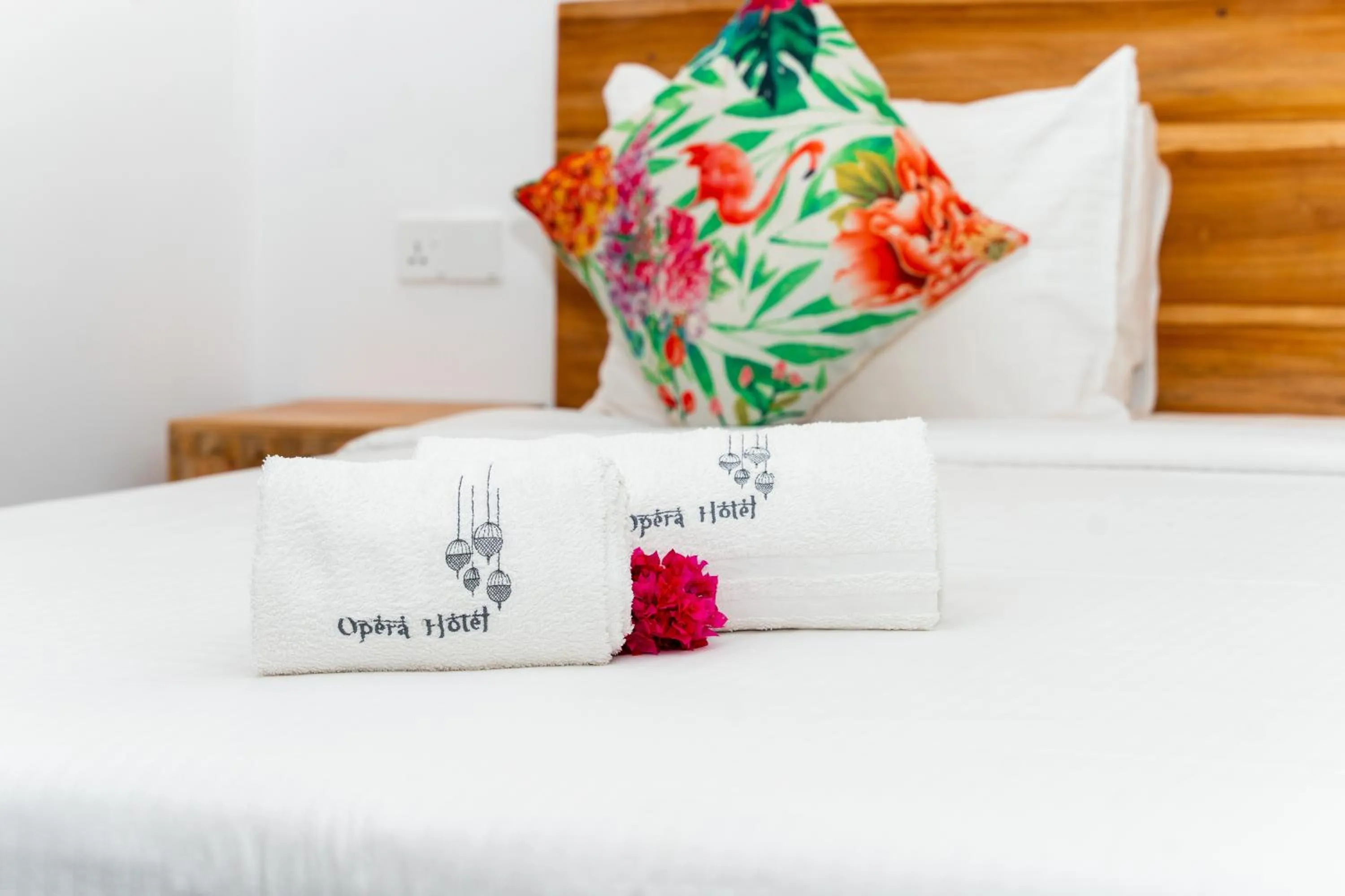 Bedroom, Bed in Opera Hotel