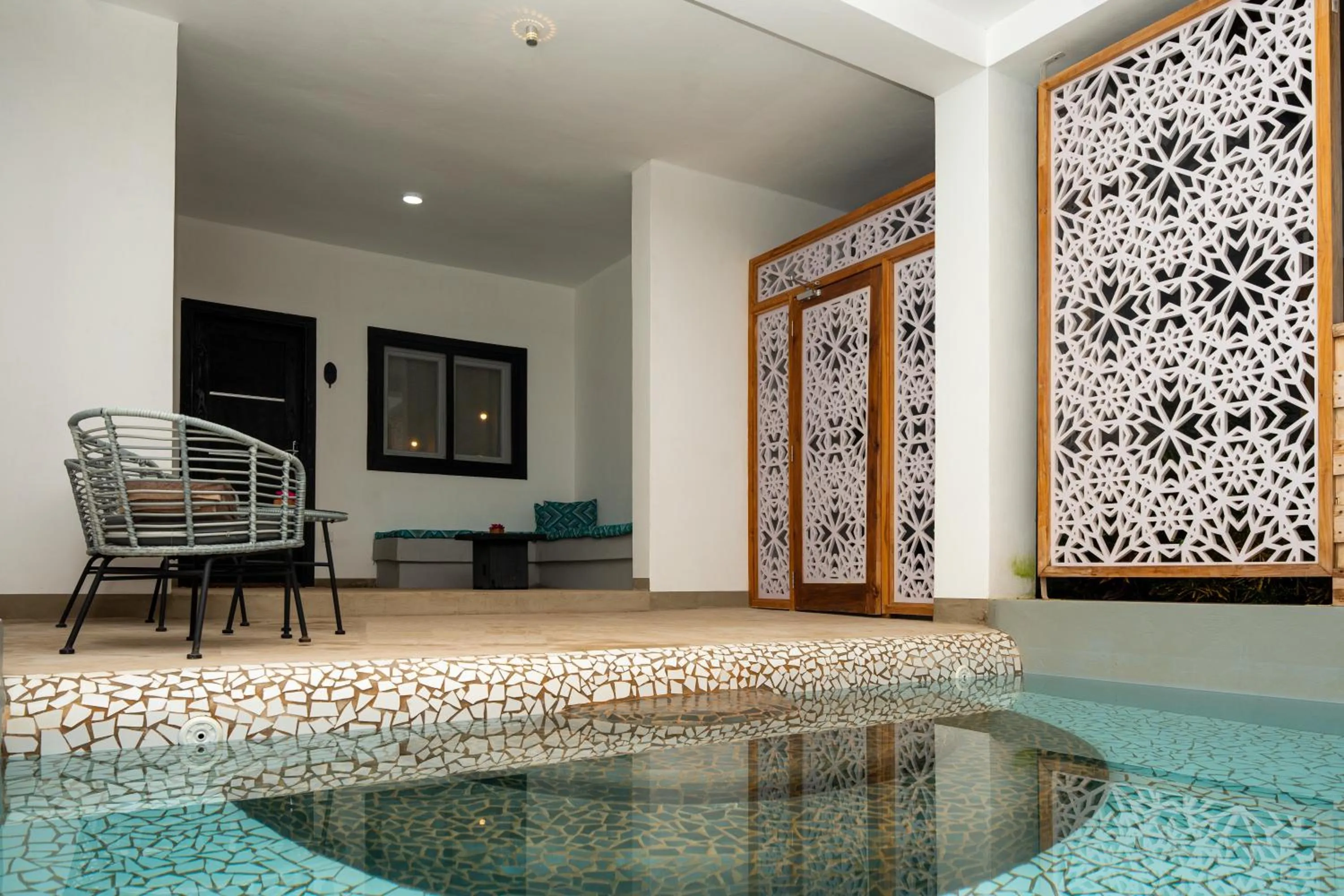 Swimming pool in Opera Hotel