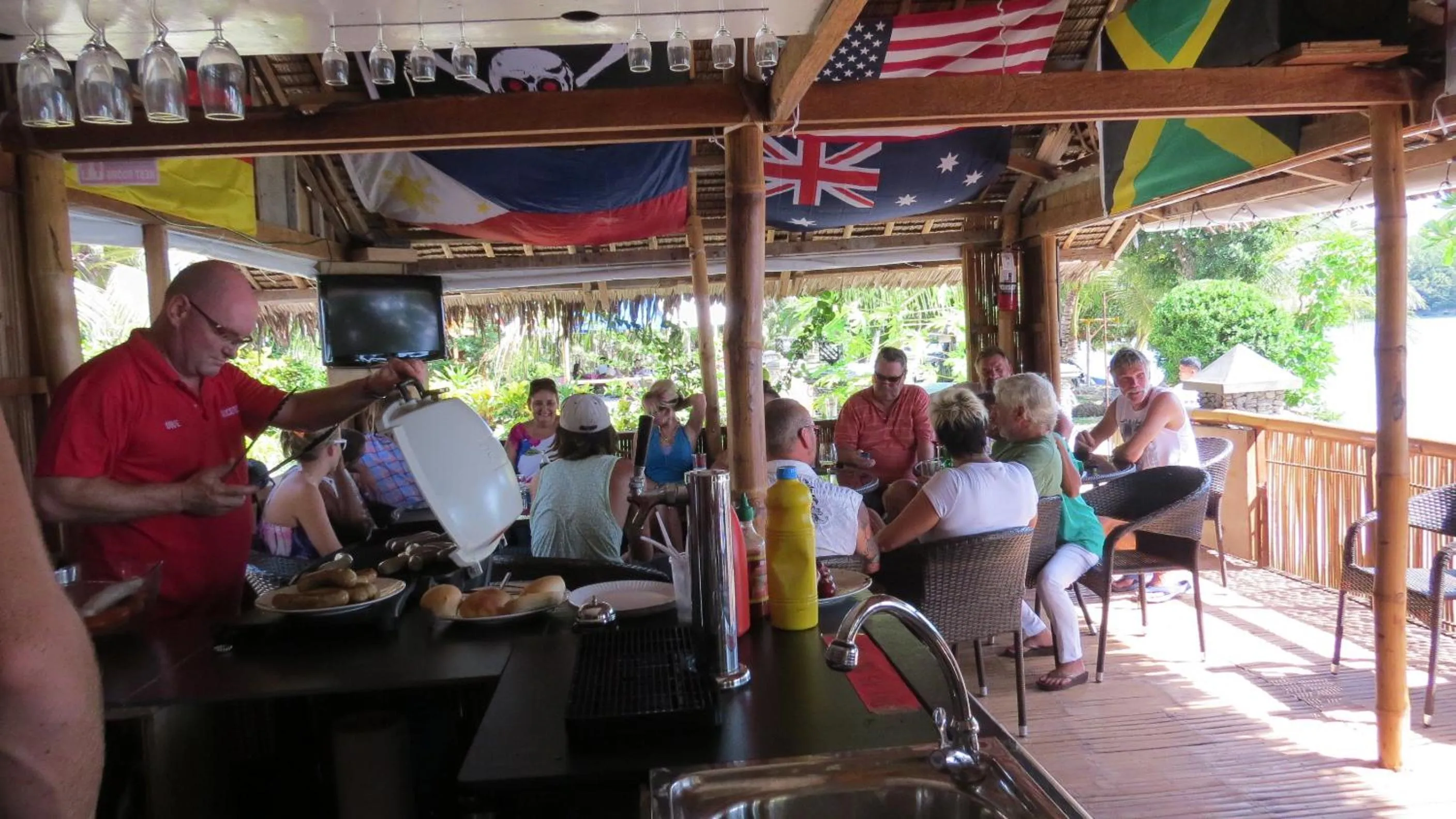 Restaurant/places to eat in Binucot Beach Resort