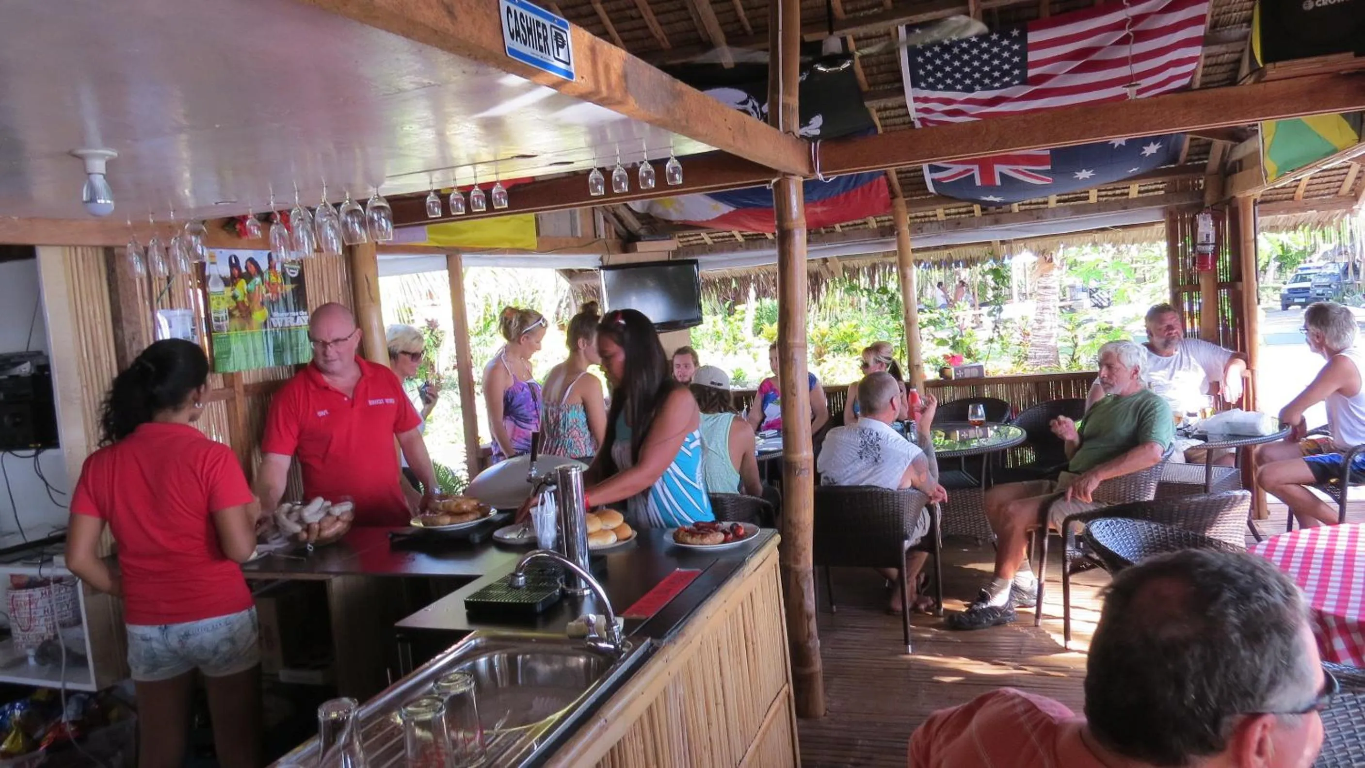 Restaurant/places to eat in Binucot Beach Resort