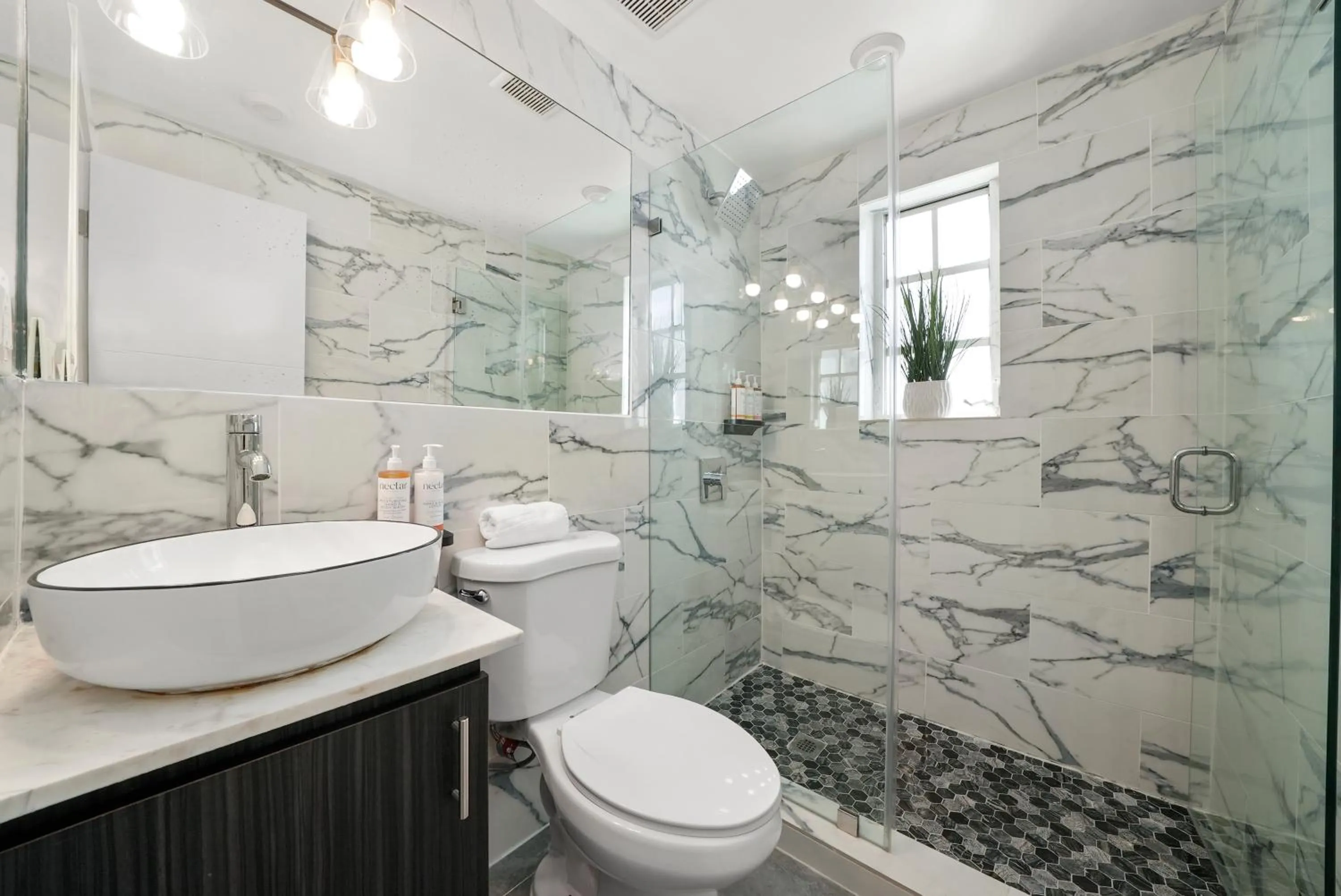 Bathroom in Chesterfield Hotel & Suites